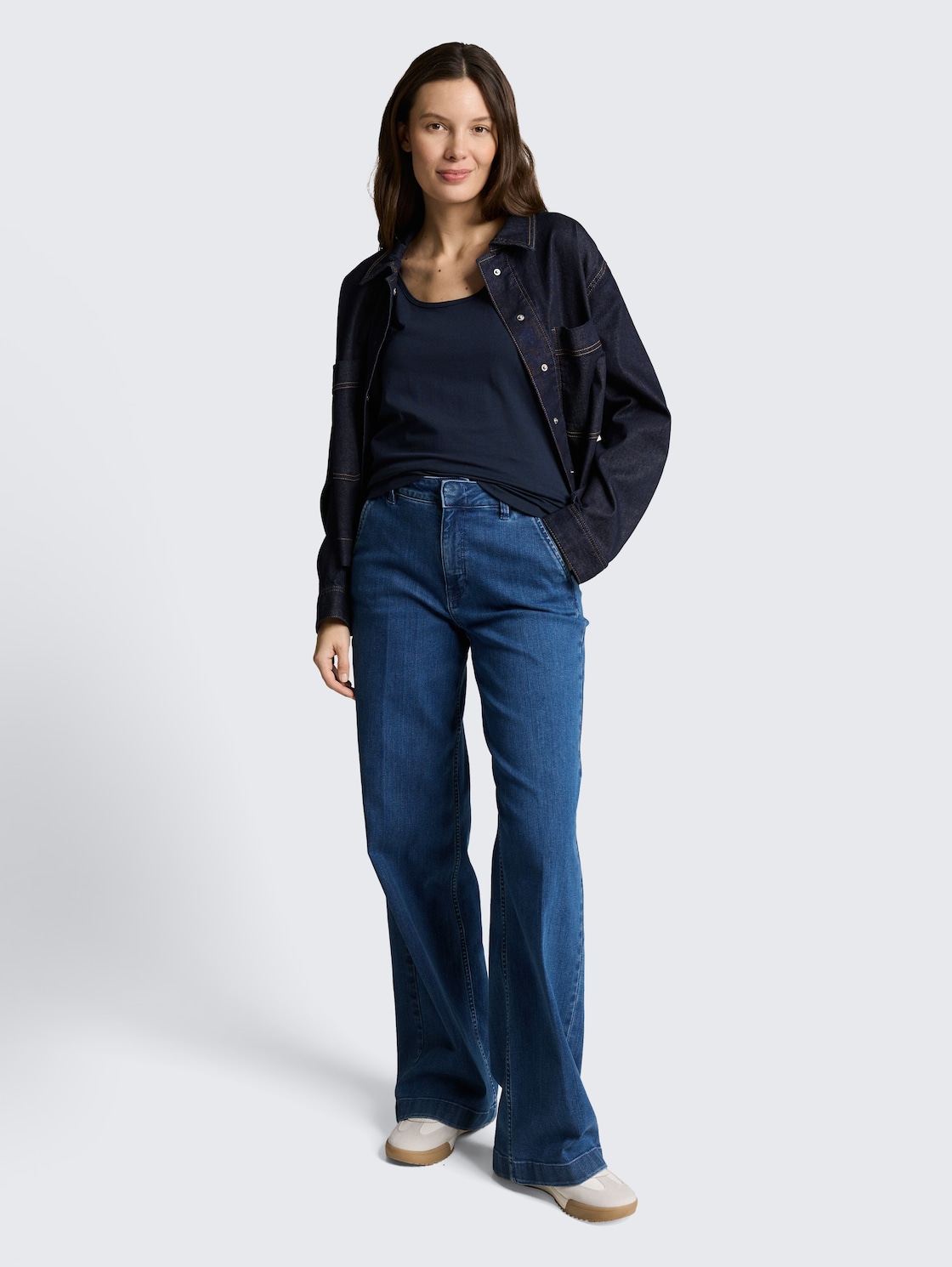 Slim Fit Top mit Rundhalsausschnitt - sky captain blue - Model-Vorderansicht