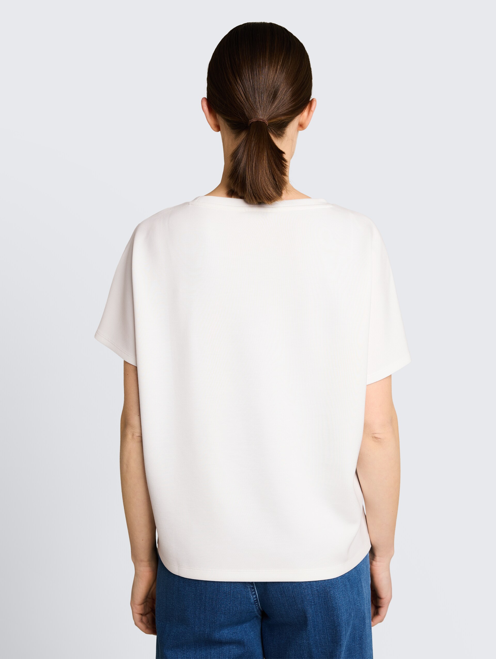 Loose-fit scuba T-shirt with print - Whisper White - Neckline model-back view