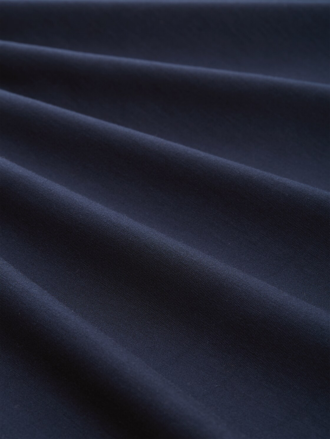 Loose Fit Scuba T-Shirt mit Print - sky captain blue - Material-Ansicht