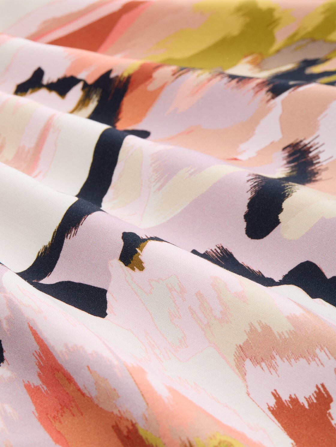 T-Shirt im Material-Mix - big abstract flower print - Material-Ansicht