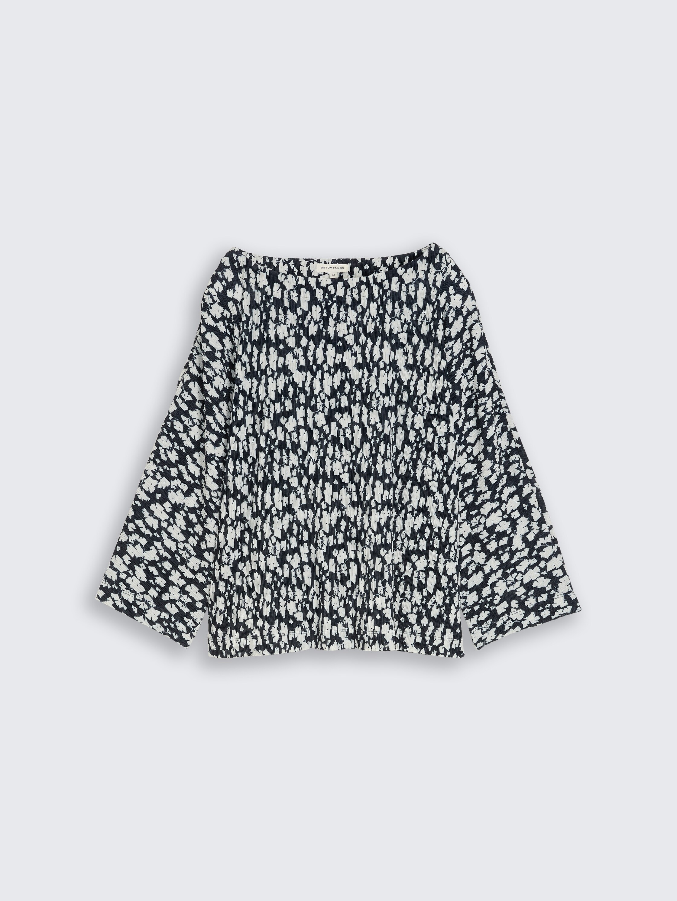 Crinkle T-shirt with batwing sleeves - blue_ginkgo_minimal - 