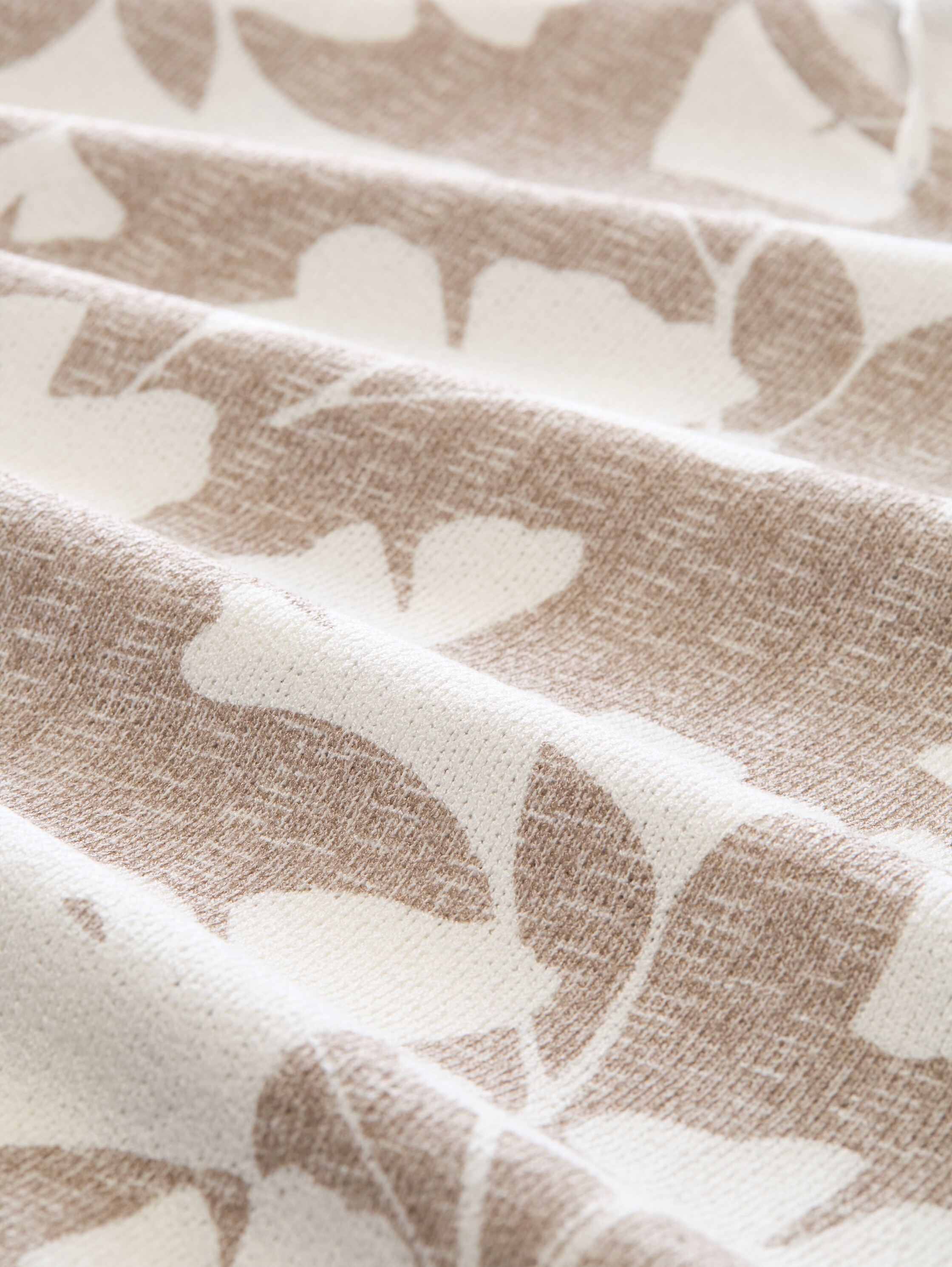 T-shirt with pattern - ginkgo knit optic - Material view