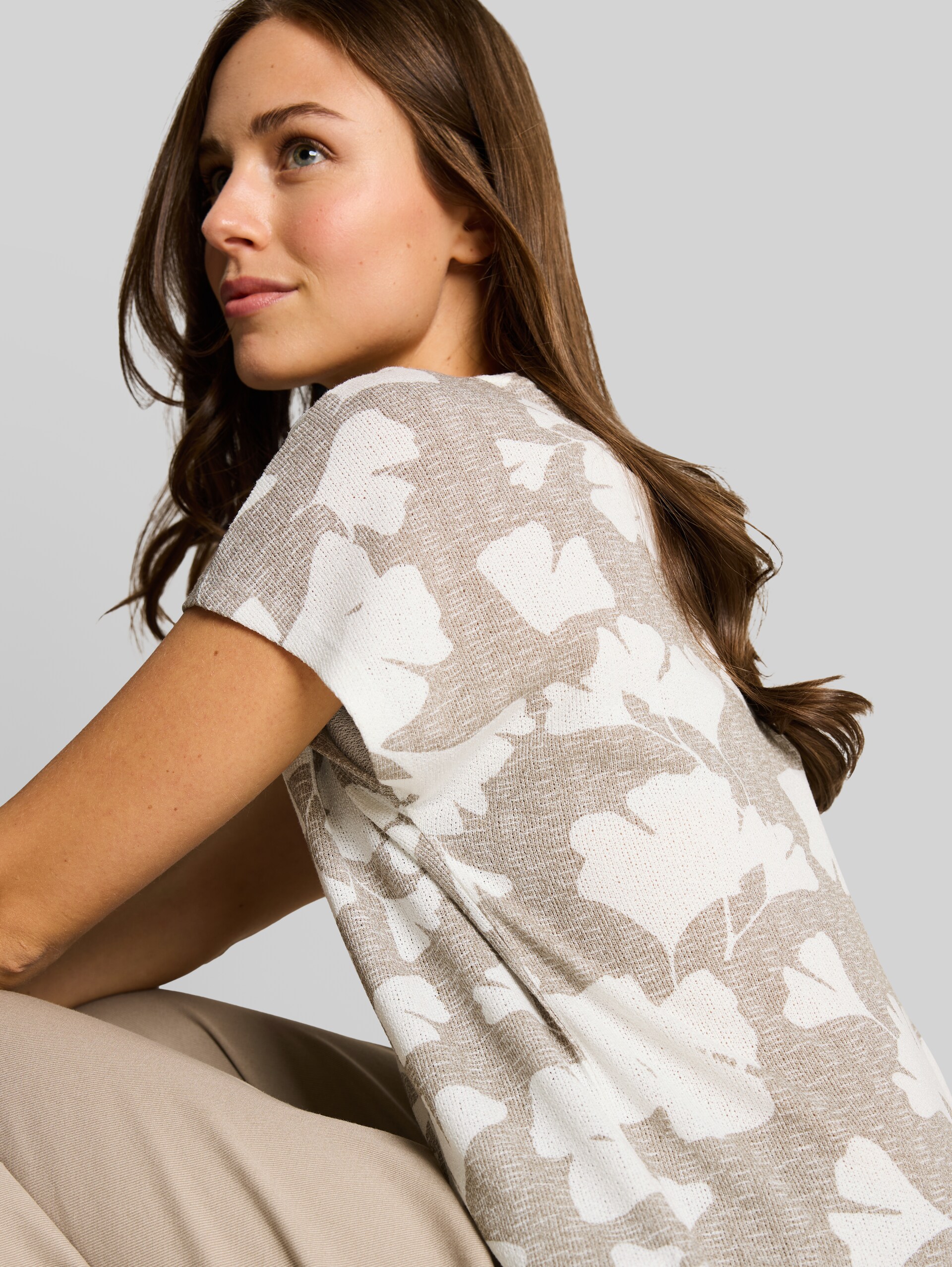 T-shirt with pattern - ginkgo knit optic - Detail model view