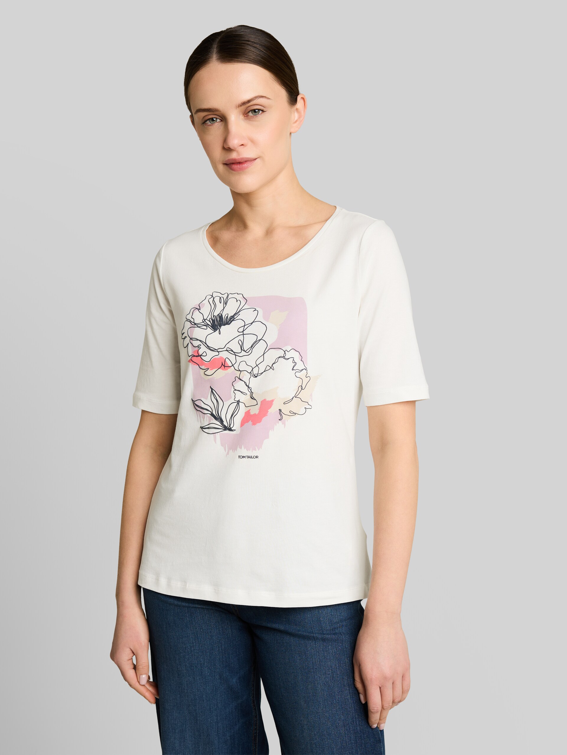 T-shirt with print - Whisper White - Neckline model front view