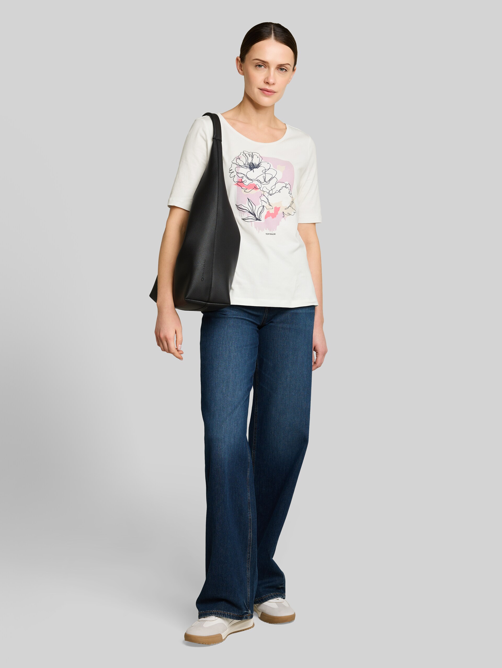 T-shirt with print - Whisper White - Model front view