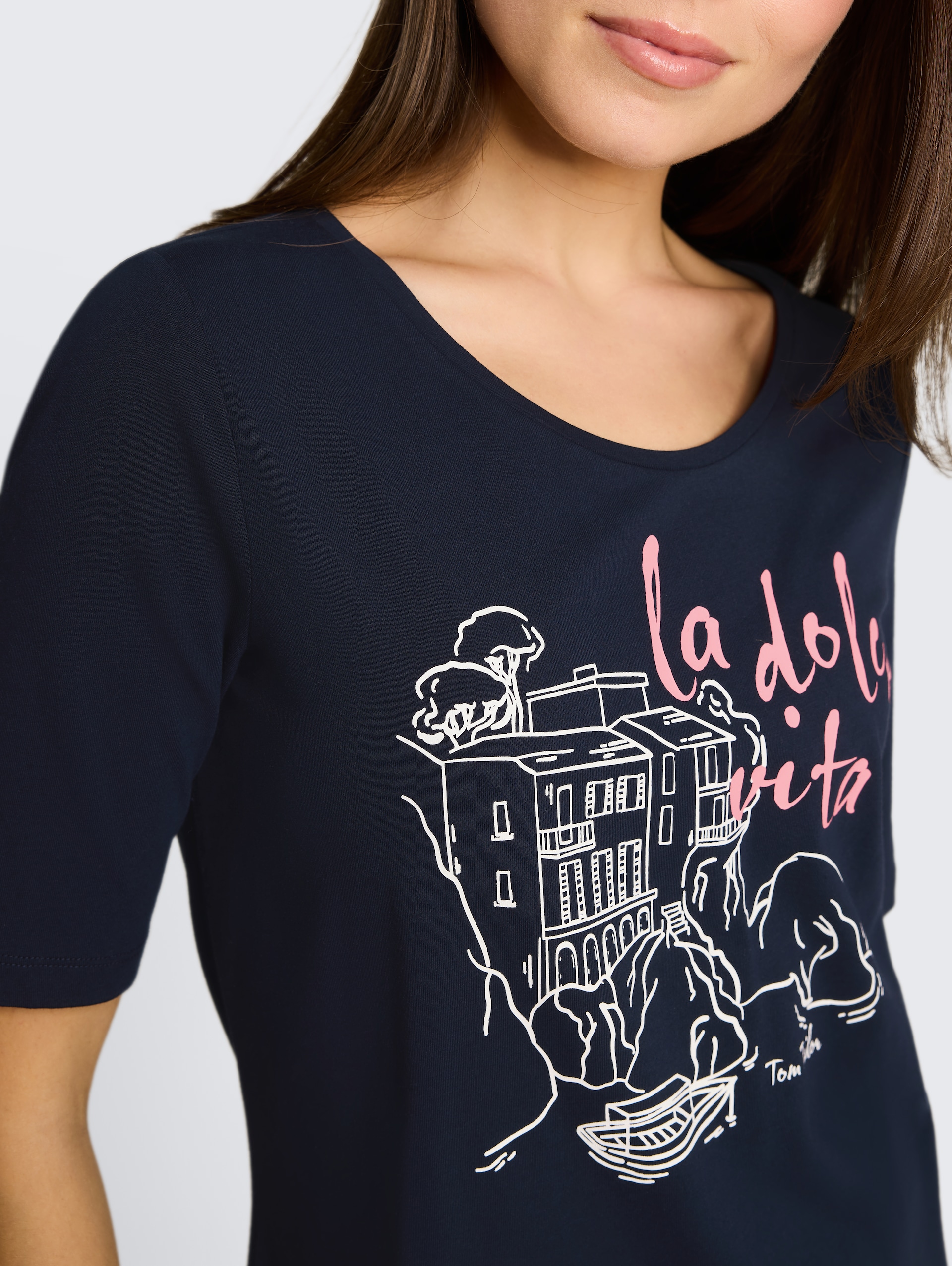 T-Shirt mit Print - Lunar Eclipse - Detail-Model-Ansicht