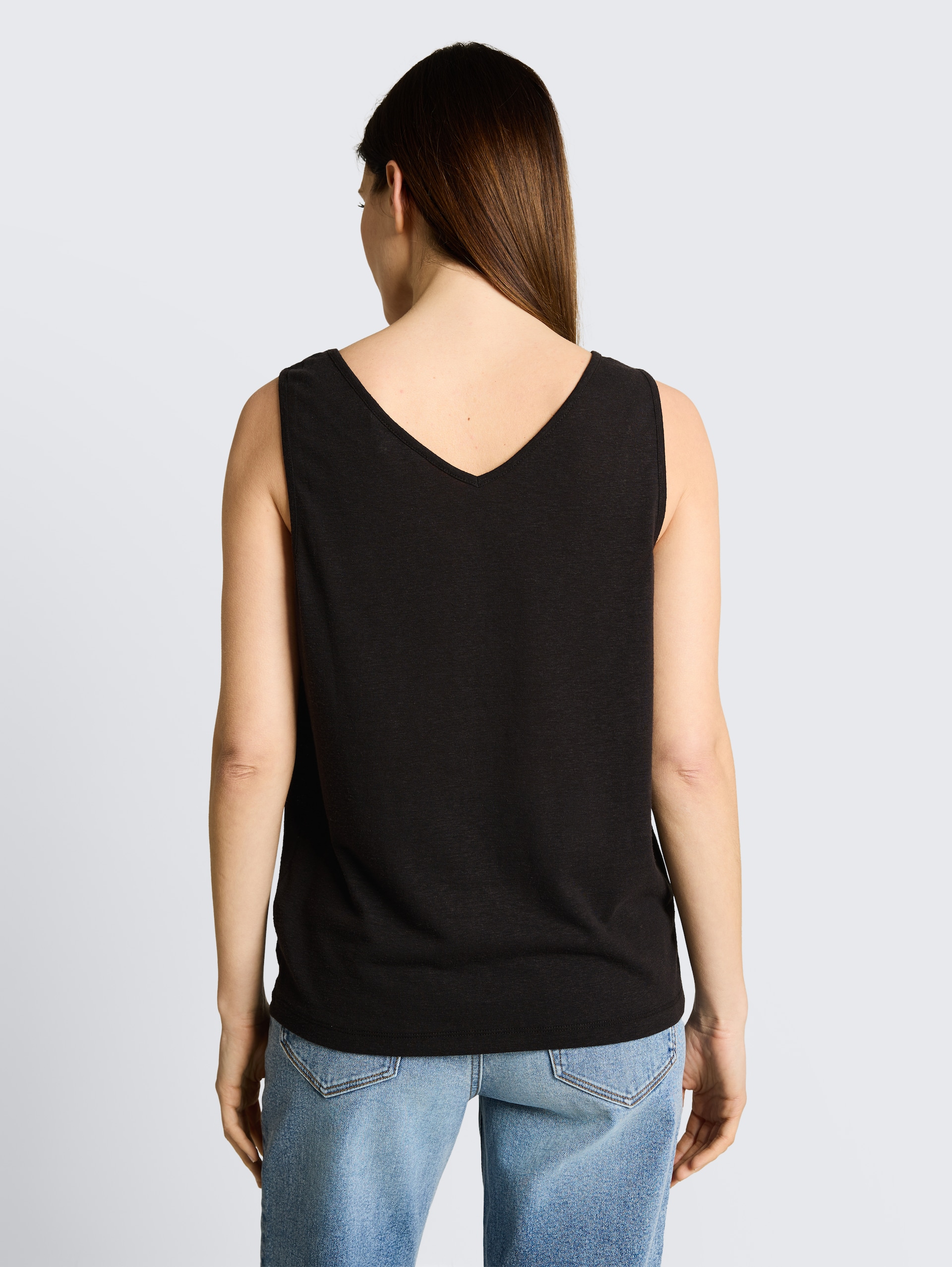 Top mit Leinenanteil - deep black - Auschnitt Model-Rückansicht