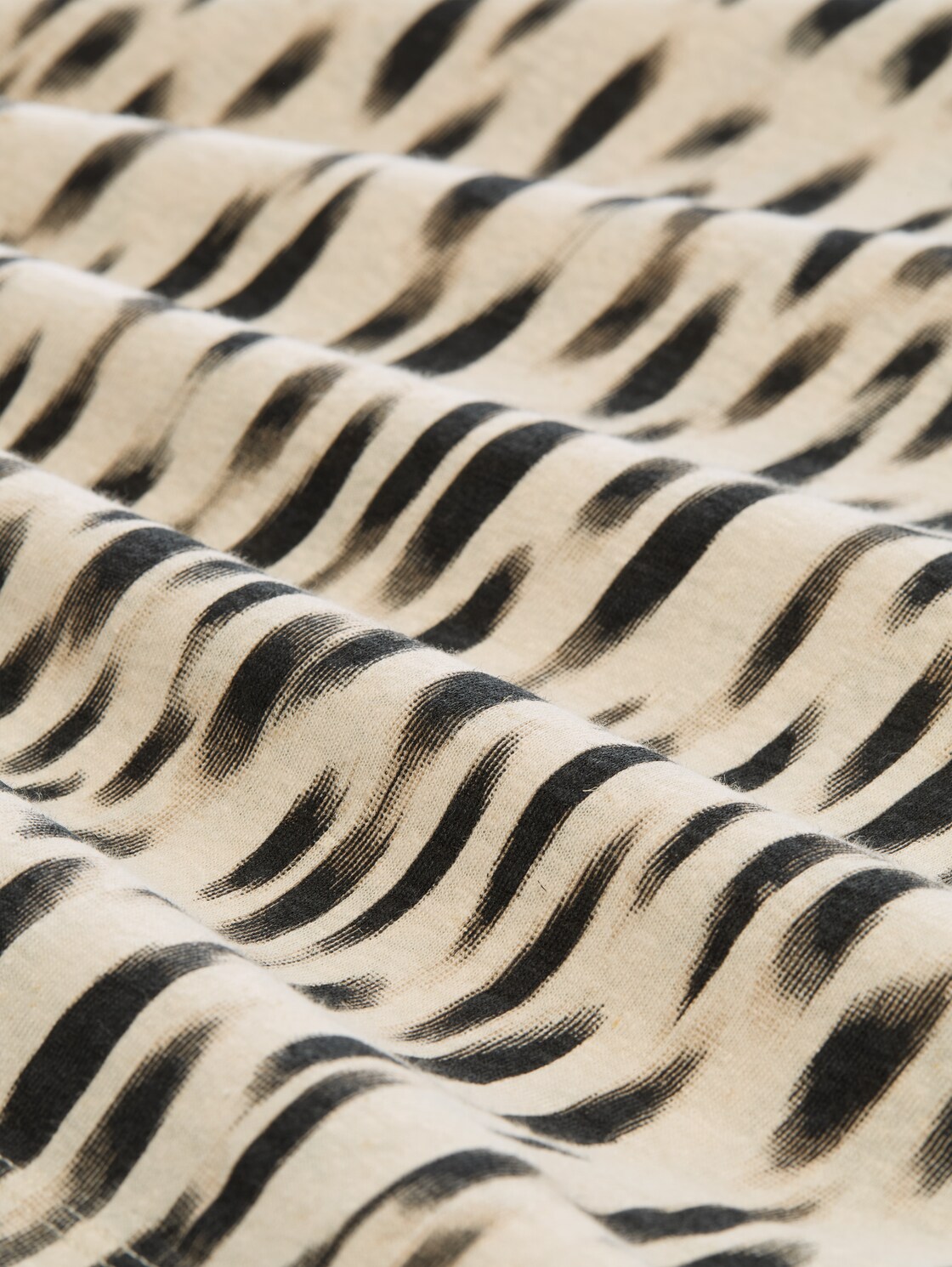 Top mit Leinenanteil - sand stone beige abstract dot - Material-Ansicht