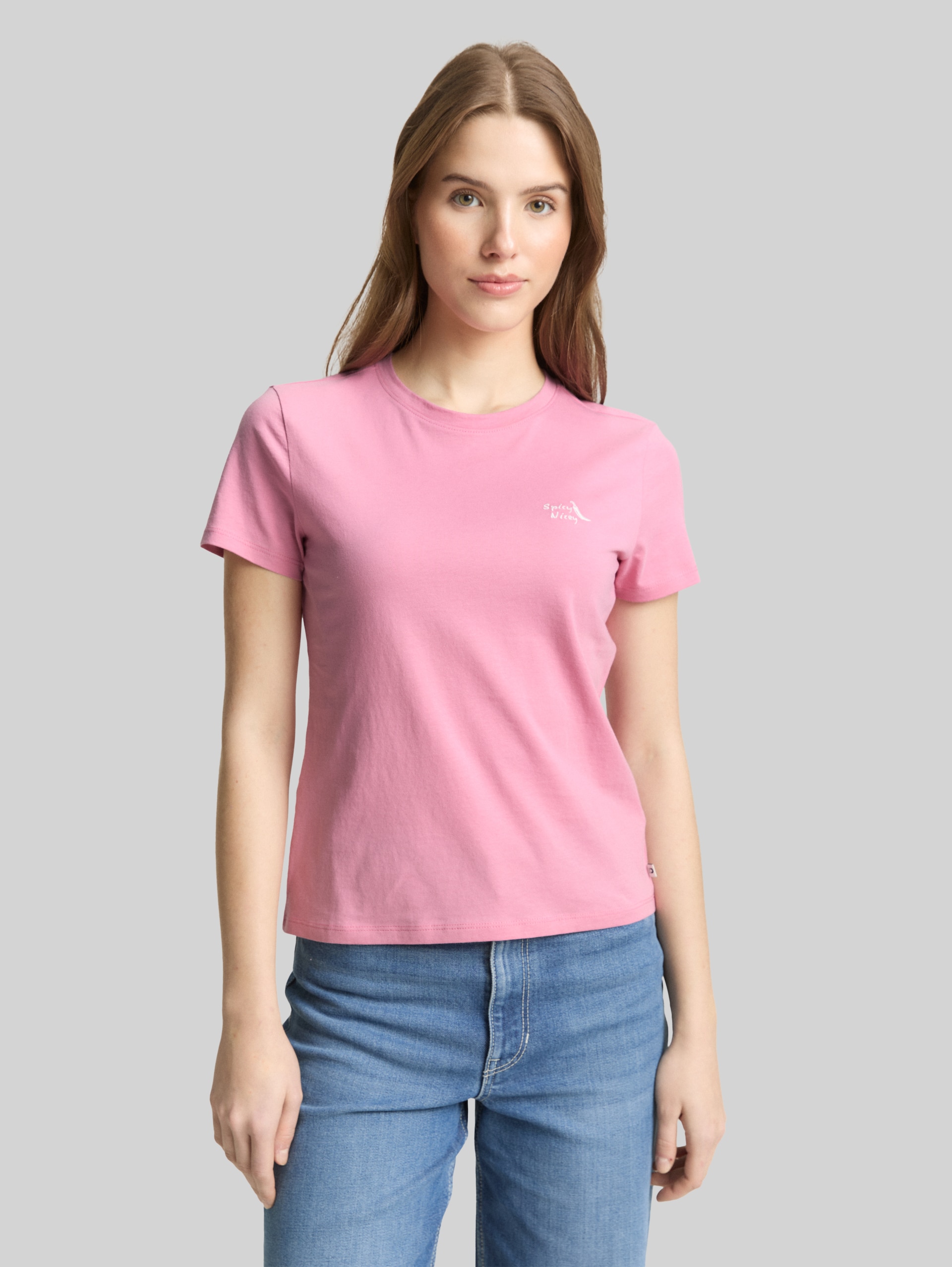 T-shirt brodé - Soft Blush Rose - Découpe Vue de face du modèle