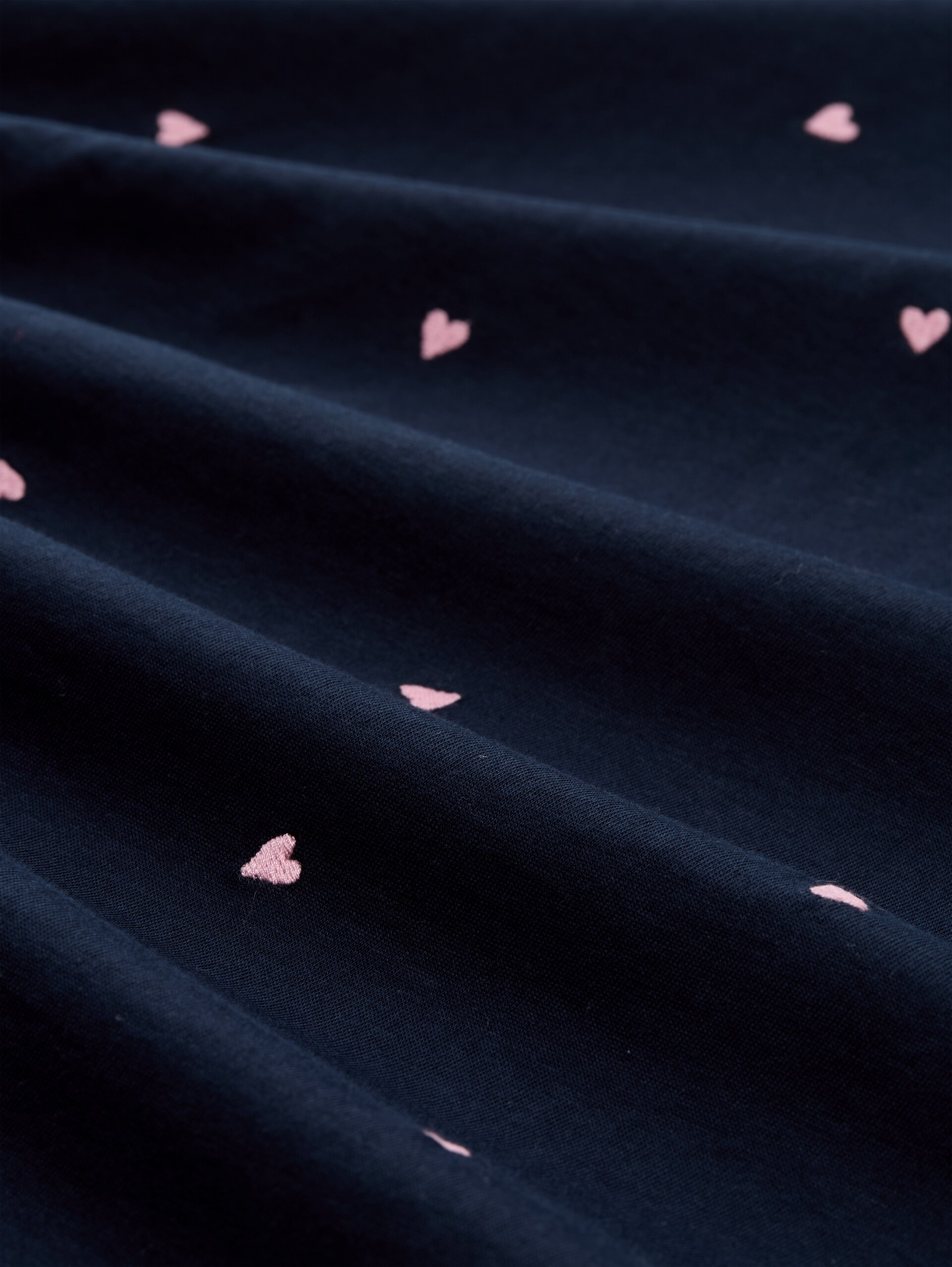 Boxy Fit T-Shirt mit Stickereien - navy pink heart embroidery - Material-Ansicht