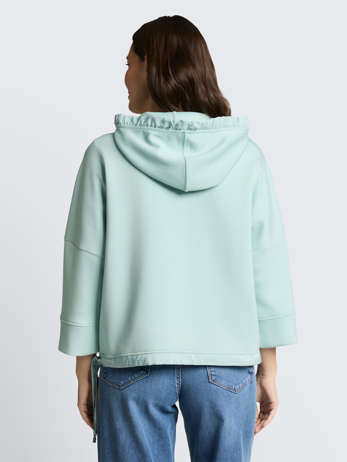 Hoodie Sweatshirt aus Scuba - blue haze - Auschnitt Model-Rückansicht