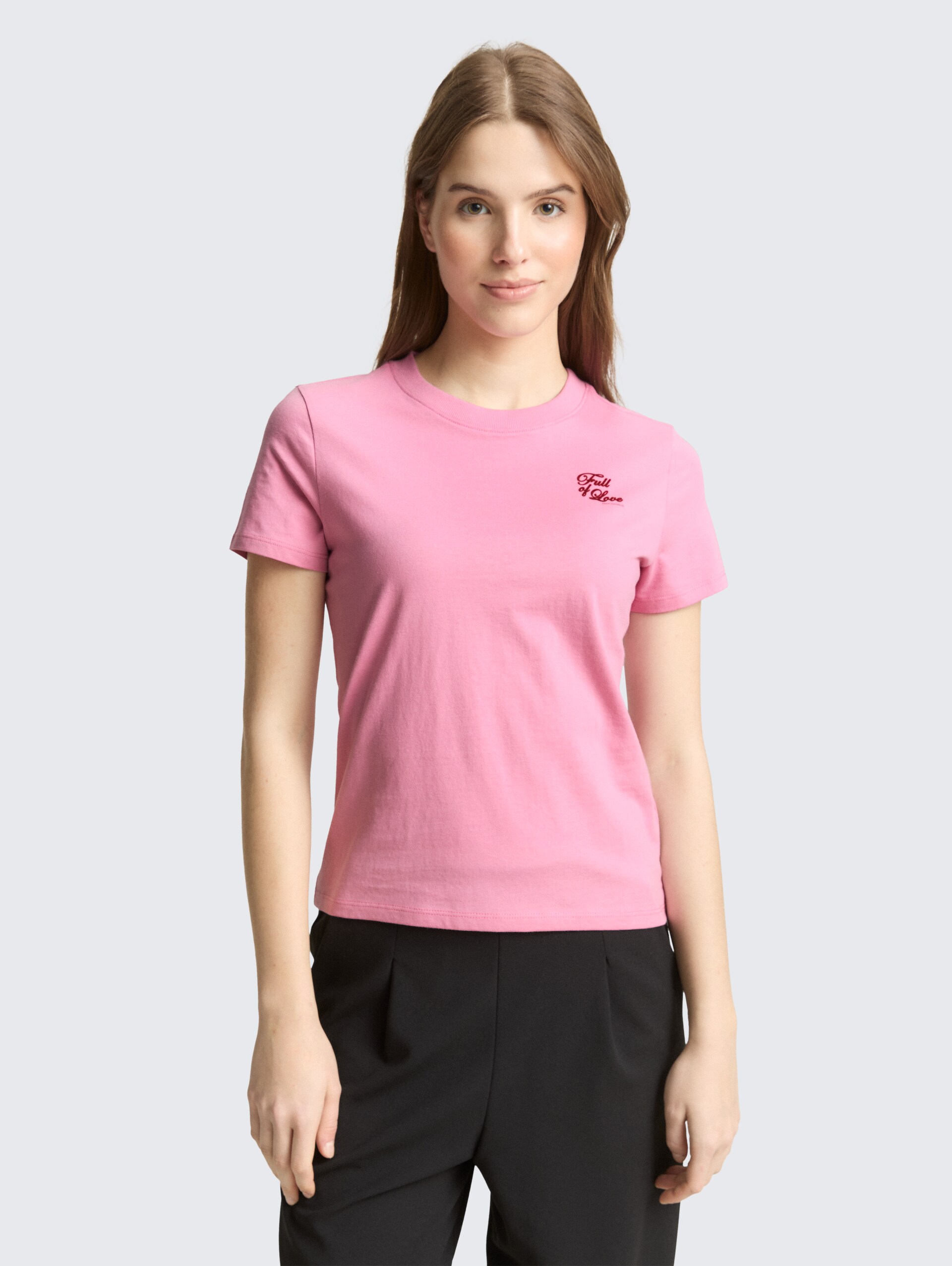 T-Shirt aus Baumwolle - Soft Blush Rose - Ausschnitt Model-Vorderansicht