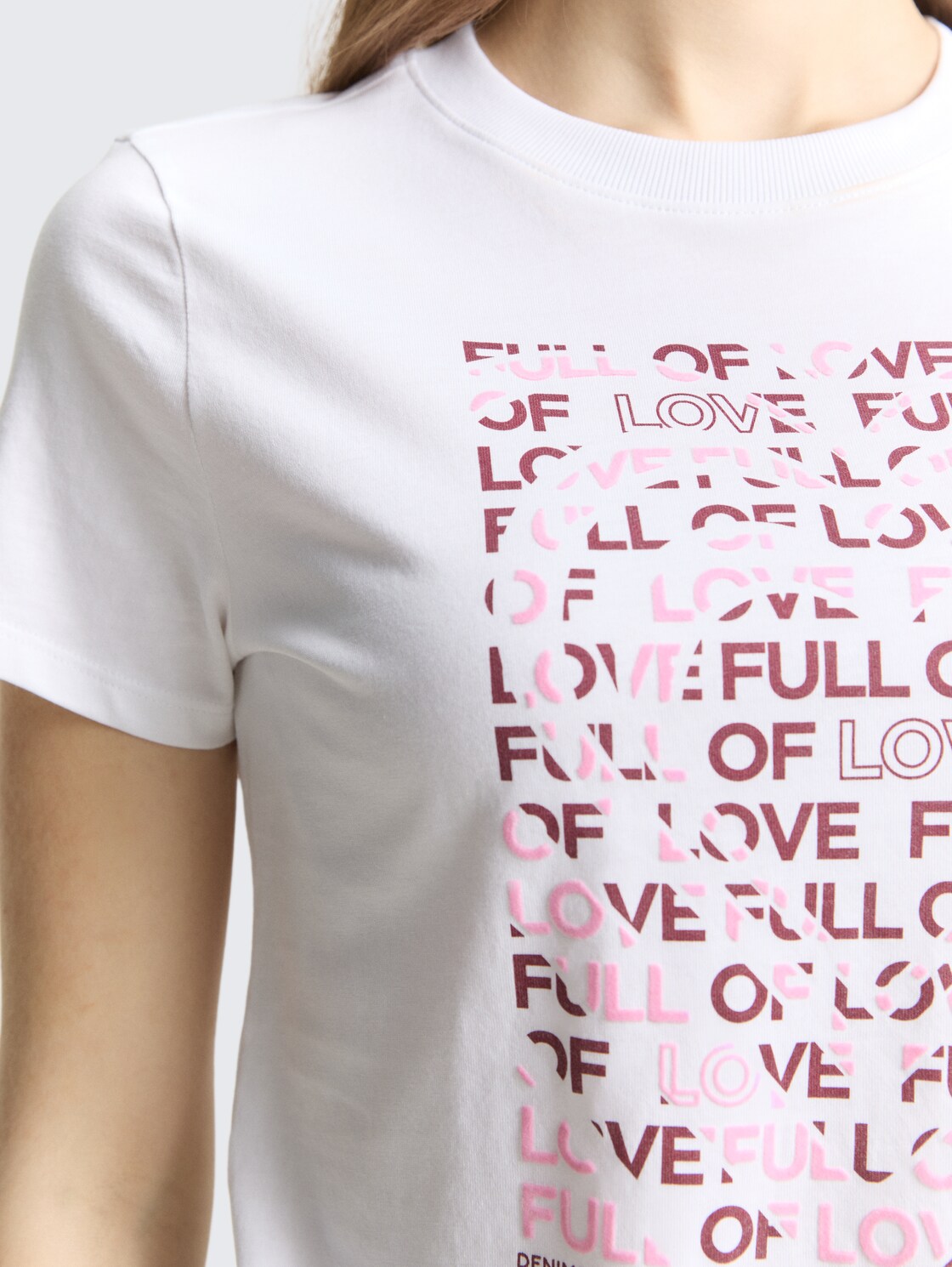 T-Shirt aus Baumwolle - White - Detail-Model-Ansicht