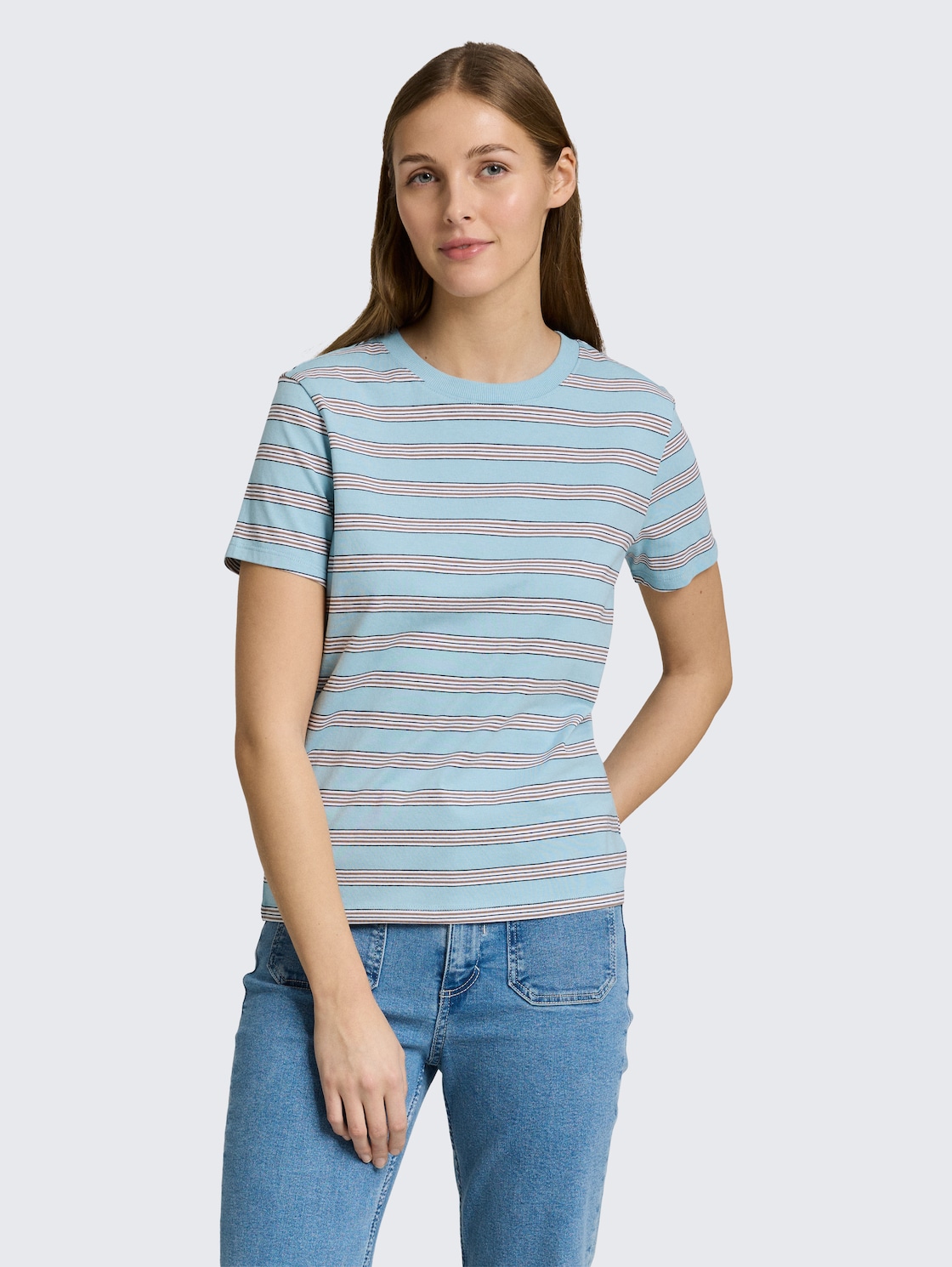 T-Shirt aus Baumwolle - blue brown multicolor stripe - Ausschnitt Model-Vorderansicht
