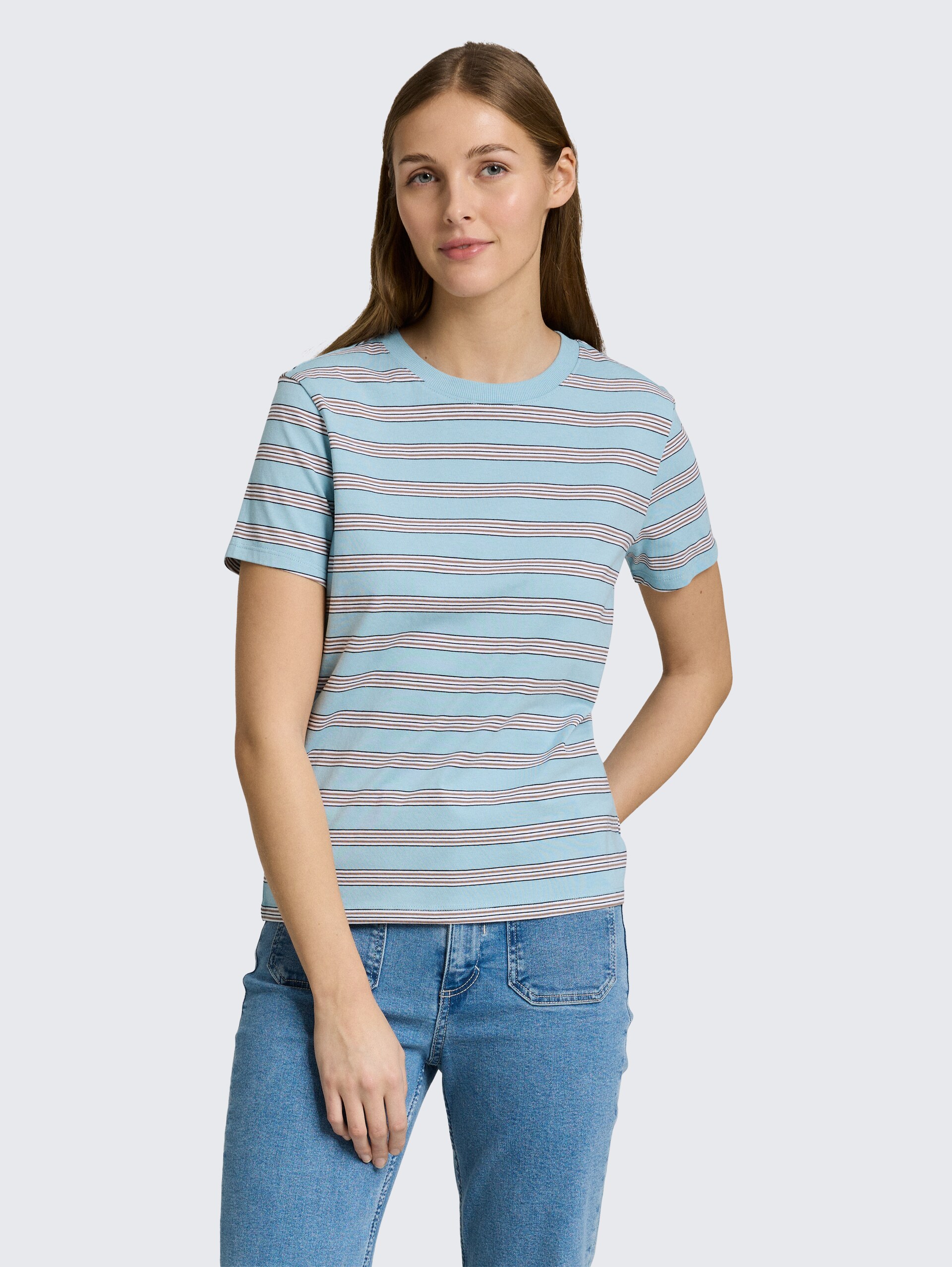 T-Shirt aus Baumwolle - blue brown multicolor stripe - Ausschnitt Model-Vorderansicht