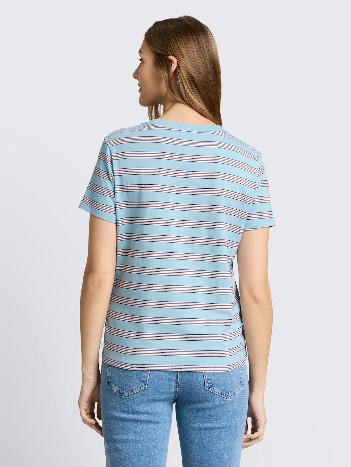 T-Shirt aus Baumwolle - blue brown multicolor stripe - Auschnitt Model-Rückansicht
