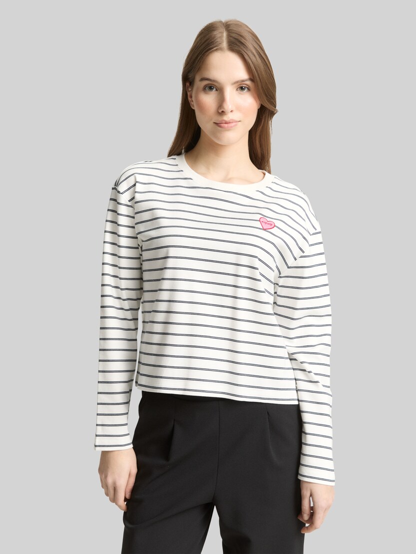 Boxy Fit Langarmshirt mit Herz-Stickerei von Denim Female, off white navy stripe