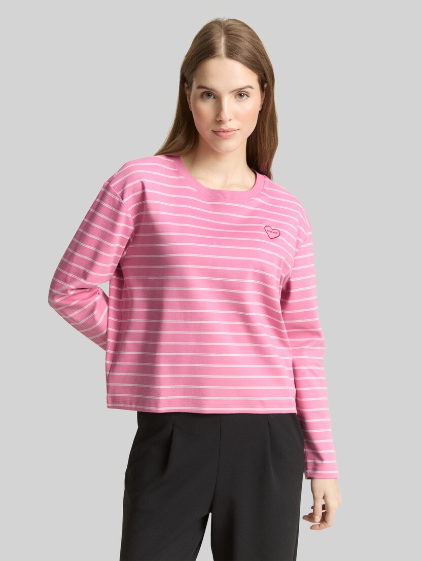Boxy Fit Langarmshirt mit Herz-Stickerei von Denim Female, pink white stripe