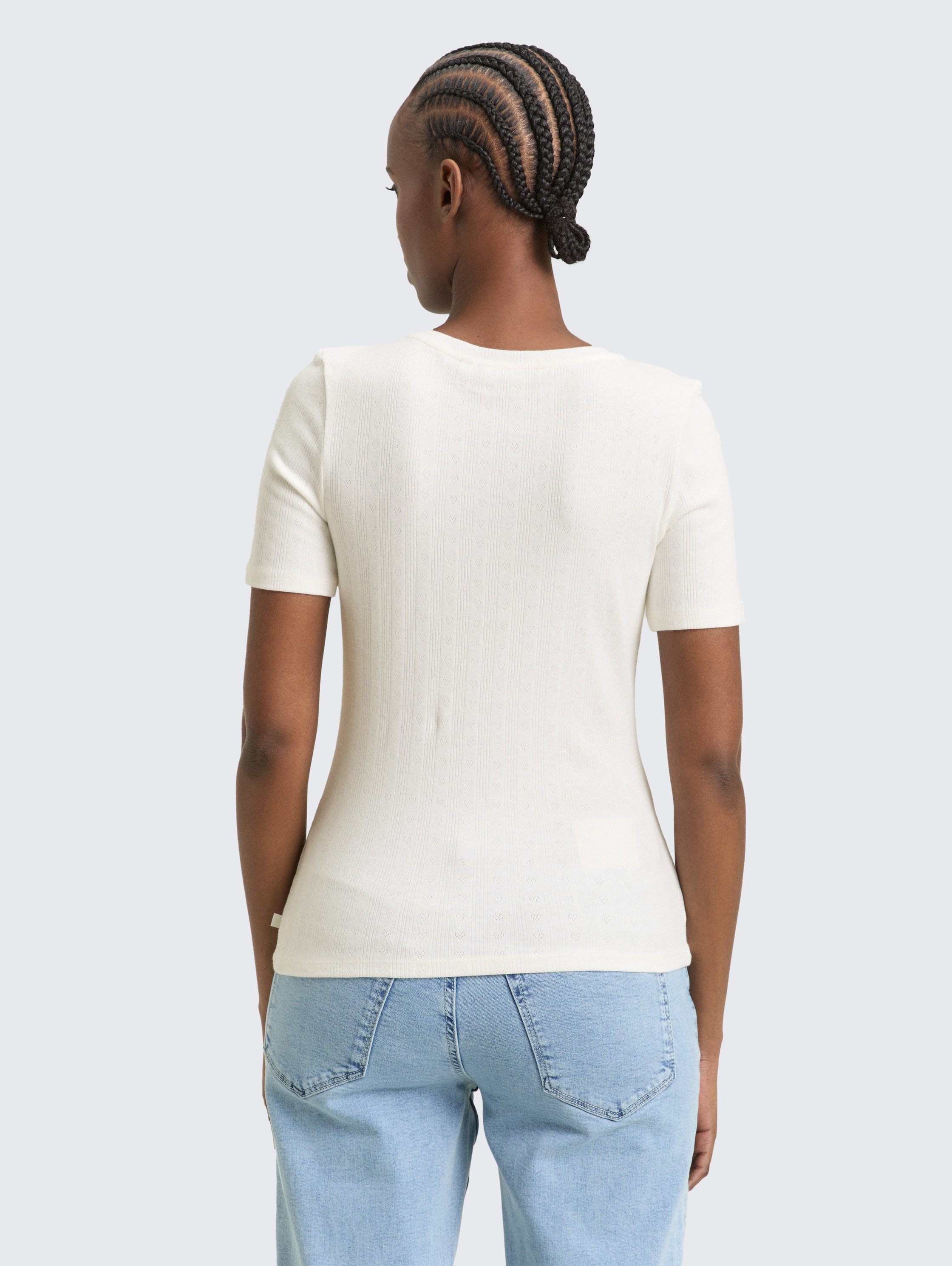 Slim Fit Pointelle T-Shirt - off white - Auschnitt Model-Rückansicht