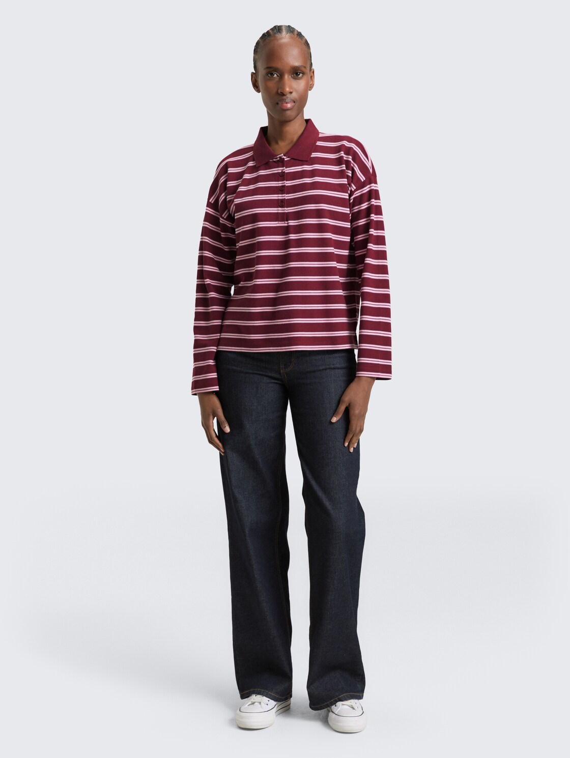 Boxy Fit Langarm Poloshirt mit Streifenmuster - red pink multicolor stripe - Model-Vorderansicht
