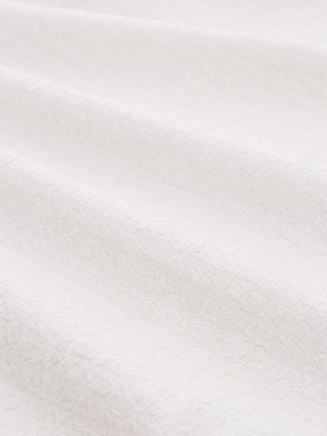 Slim Fit Crinkle T-Shirt - off white - Material-Ansicht