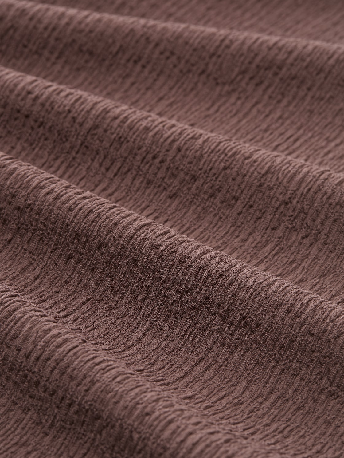 Slim Fit Crinkle T-Shirt - taupe brown - Material-Ansicht