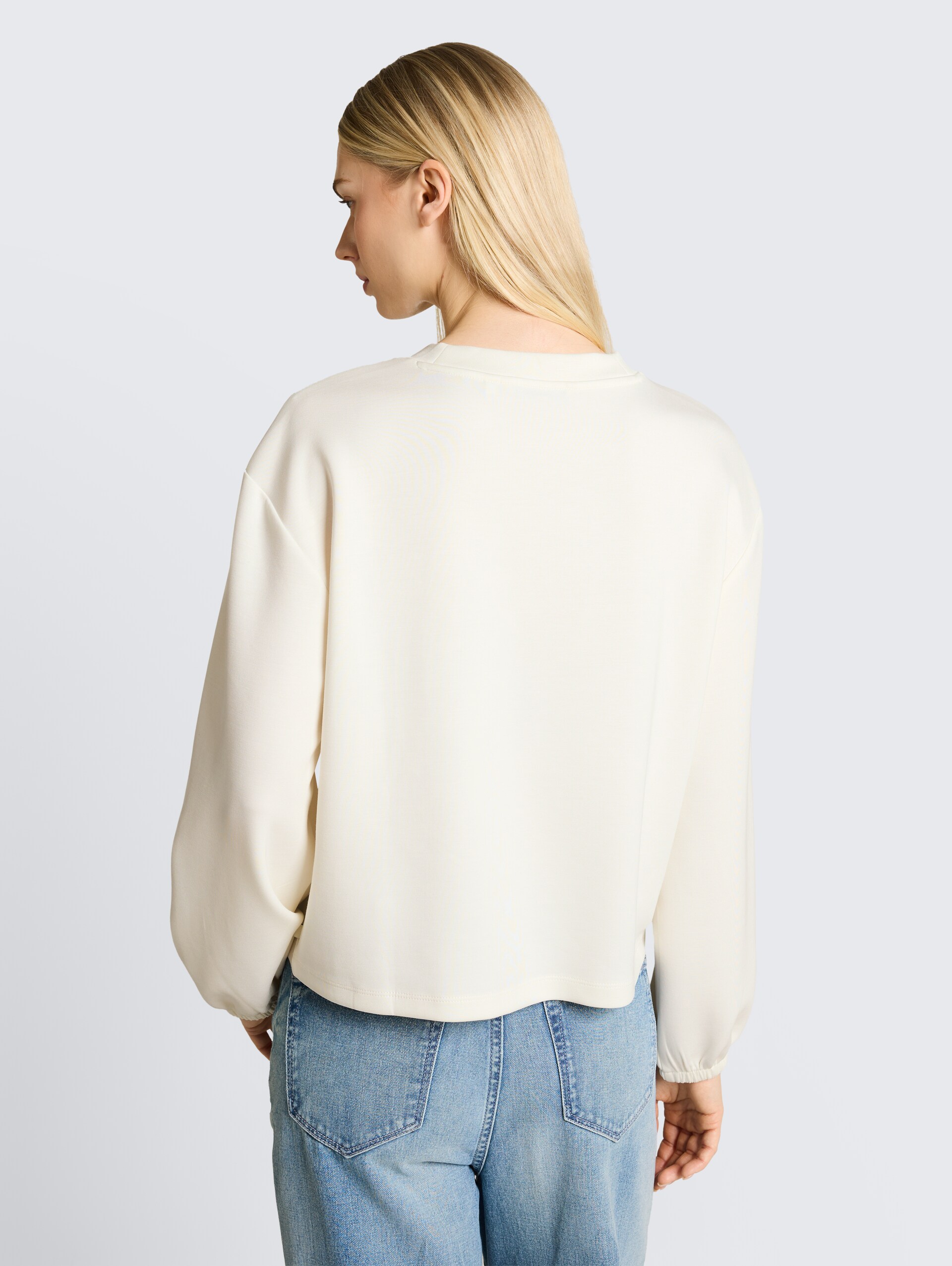 Loose Fit Scuba Langarmshirt - off white - Auschnitt Model-Rückansicht