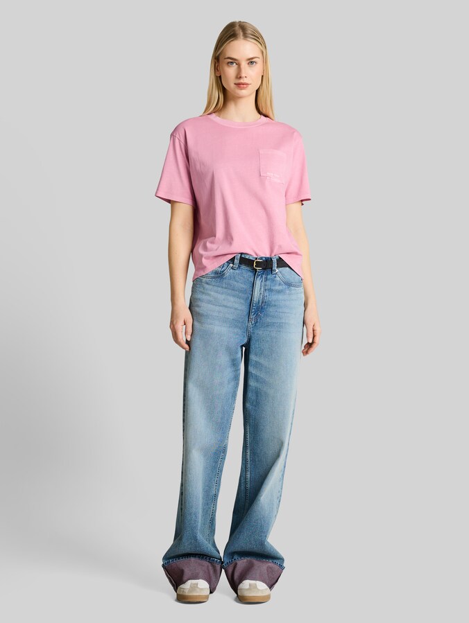 Boxy fit T-shirt met borstzak door Denim Female, Soft Blush Rose