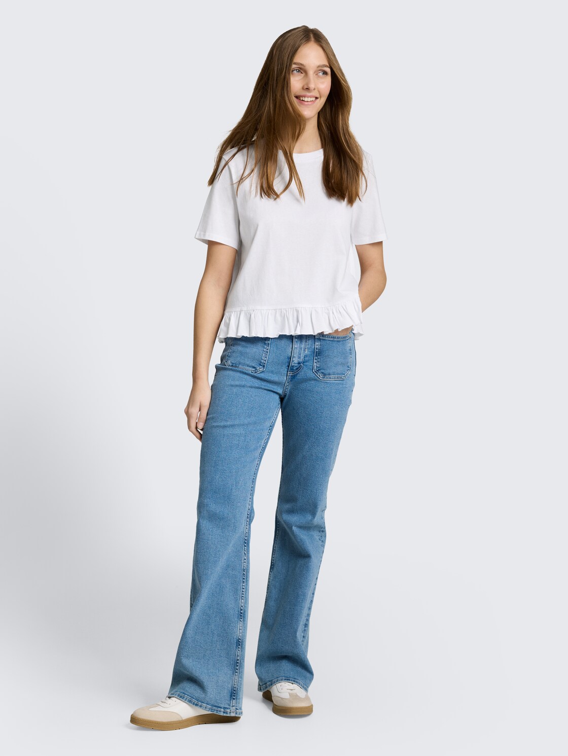 T-Shirt mit Volants - White - Model-Vorderansicht