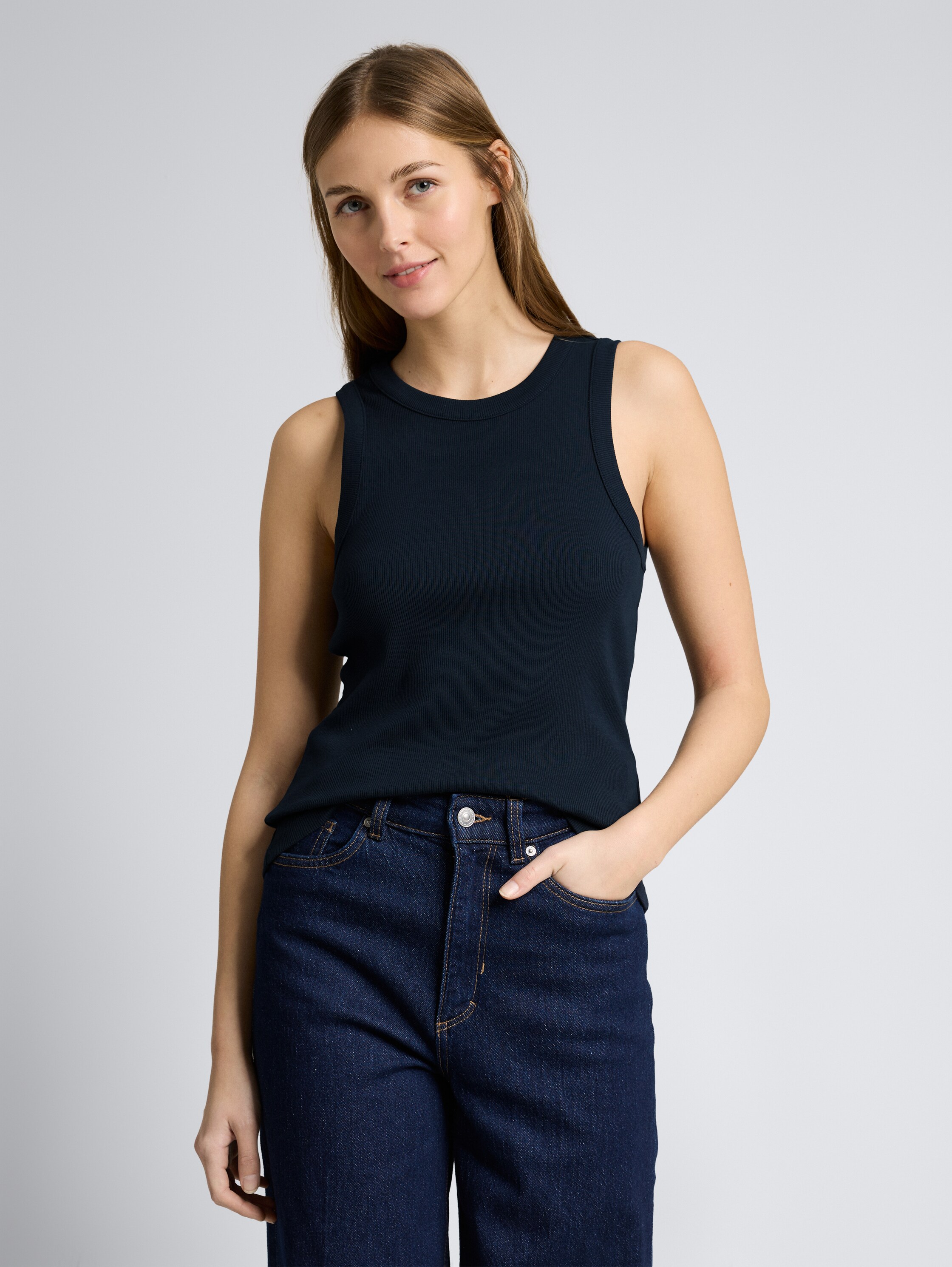 Slim Fit Top mit Rippstruktur - sky captain blue - Ausschnitt Model-Vorderansicht