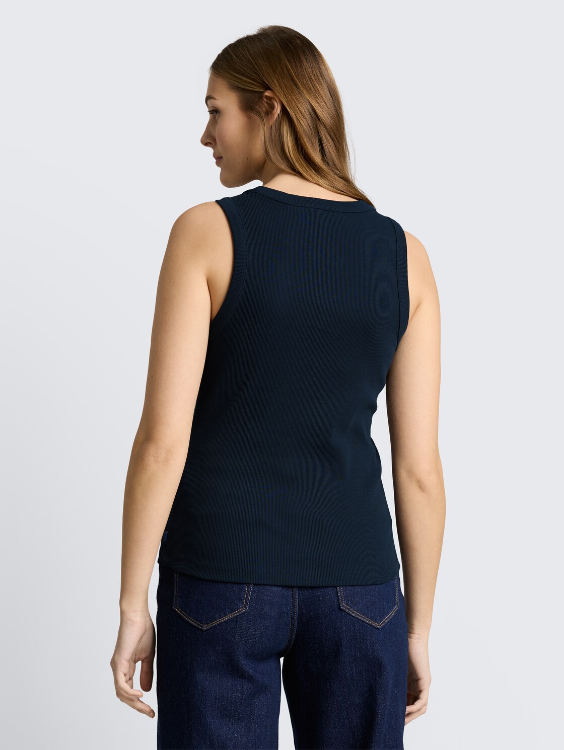 Slim Fit Top mit Rippstruktur - sky captain blue - Auschnitt Model-Rückansicht