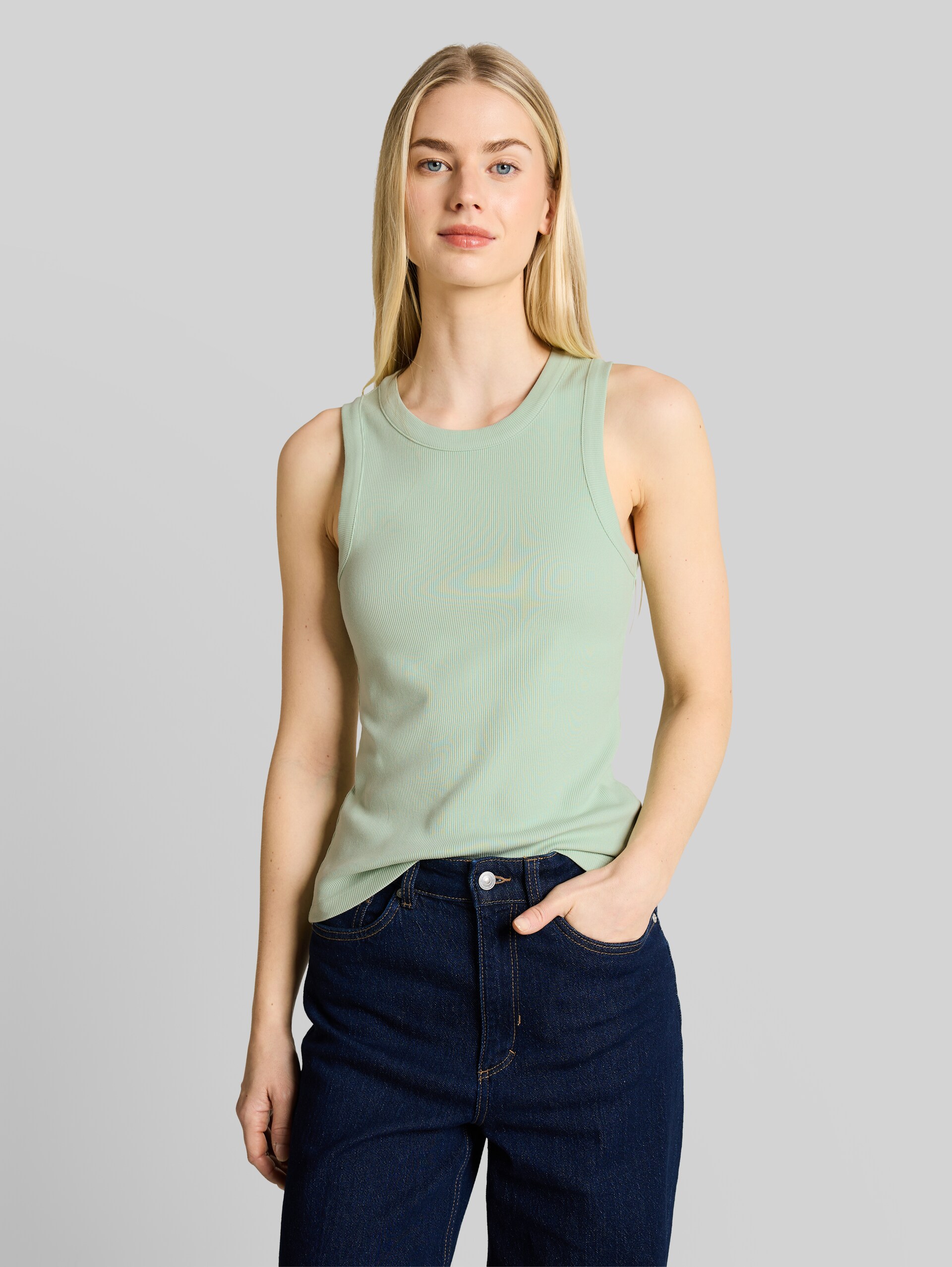 Slim-fit top with ribbed texture - light matcha green - Neckline model front view