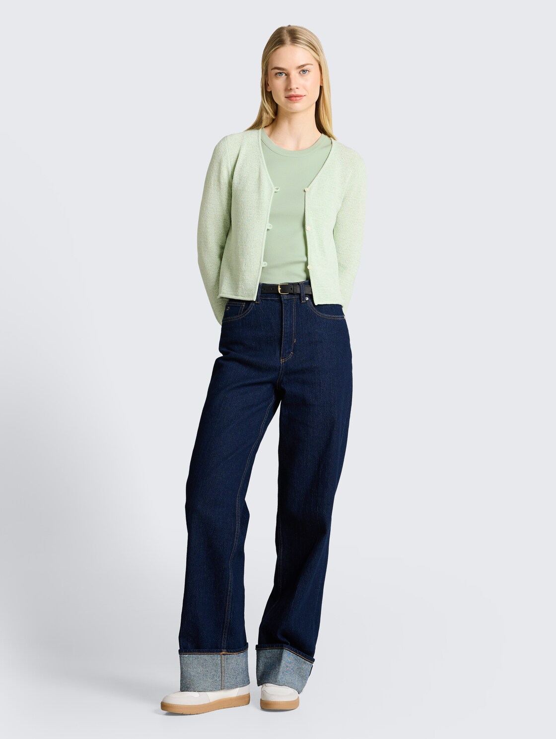 Slim Fit Top mit Rippstruktur - light matcha green - Model-Vorderansicht