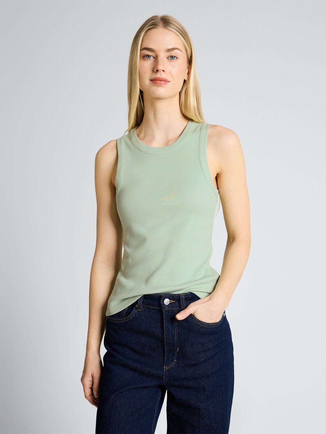 Slim Fit Top mit Rippstruktur - light matcha green