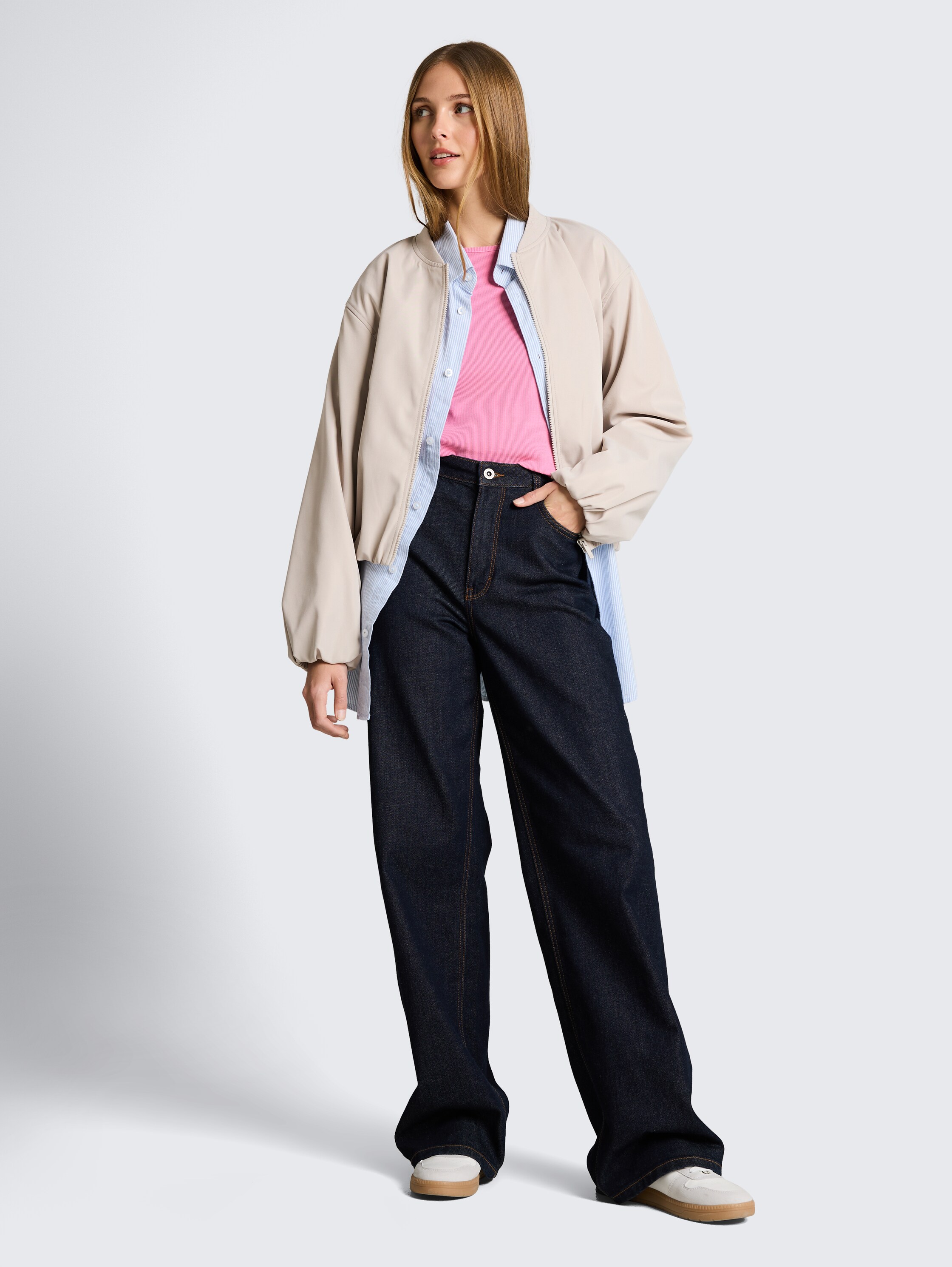 Slim Fit T-Shirt mit Rippstruktur - Soft Blush Rose - Model-Vorderansicht