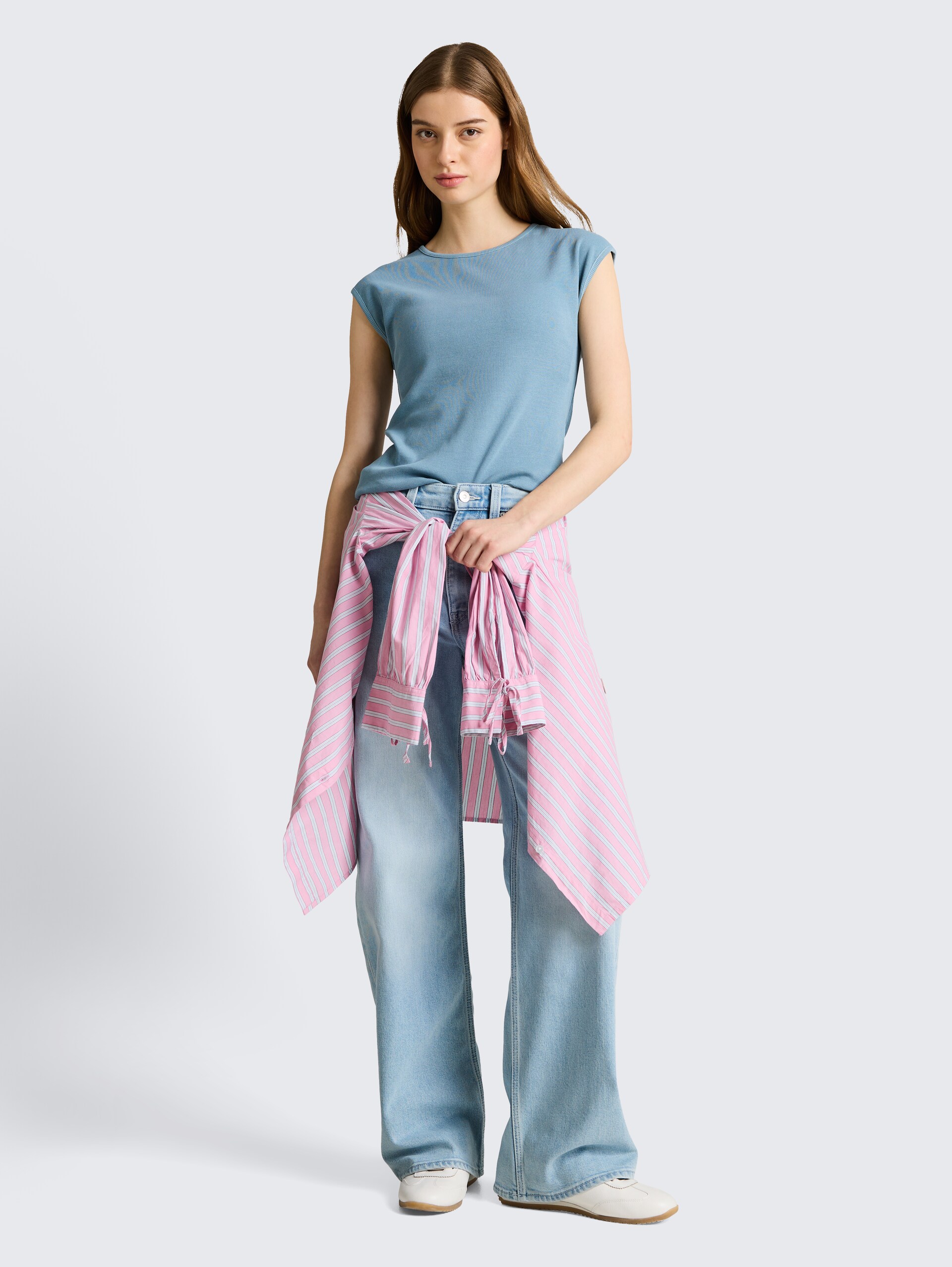 Slim fit T-shirt met ribbelstructuur - spring lake blue - Model vooraanzicht