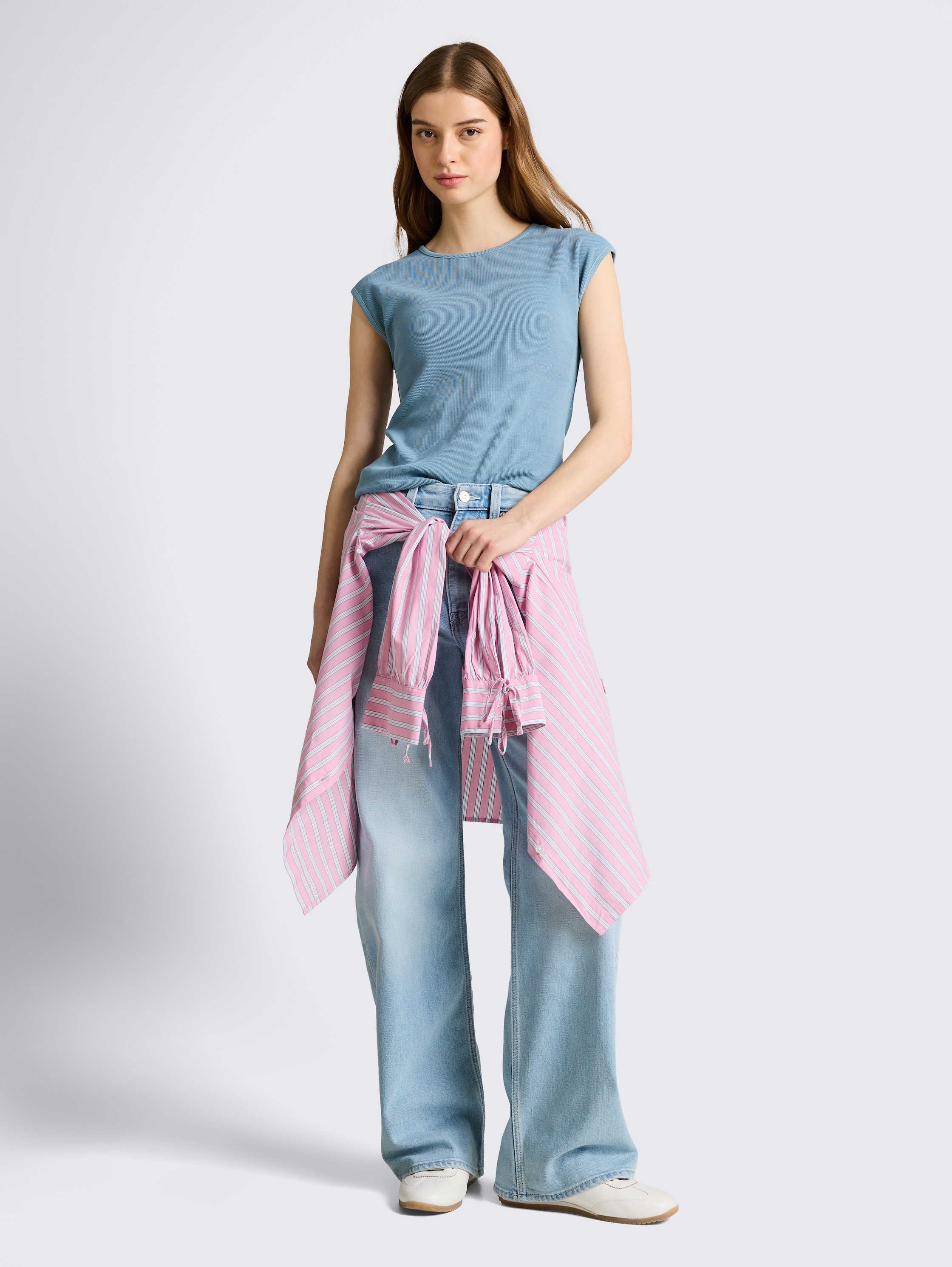 Slim Fit T-Shirt mit Rippstruktur - spring lake blue - Model-Vorderansicht