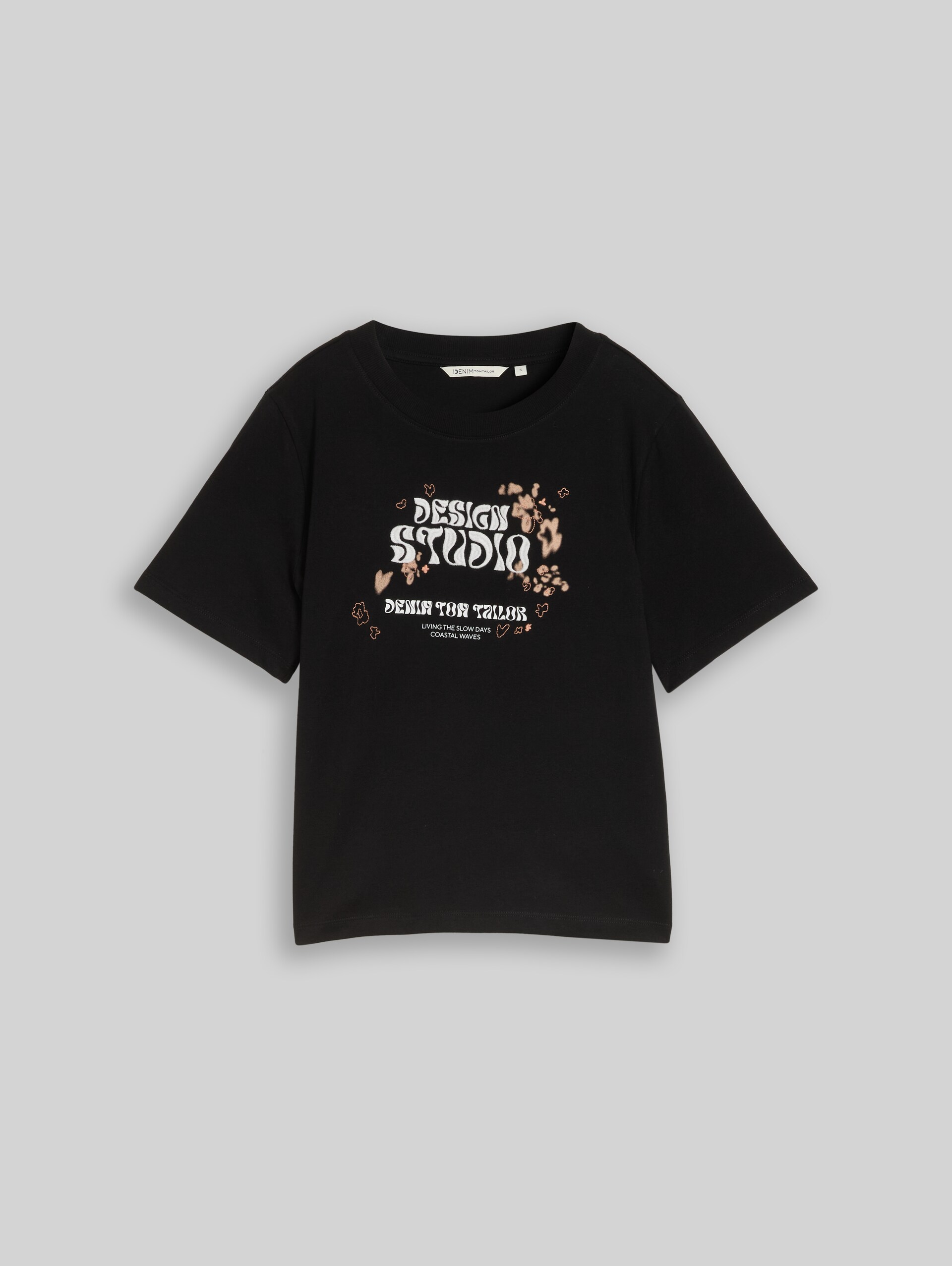 Loose fit T-shirt with embroidery - deep black - Front product view