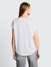 T-shirt avec col en V - White - Découpe Vue arrière du modèle