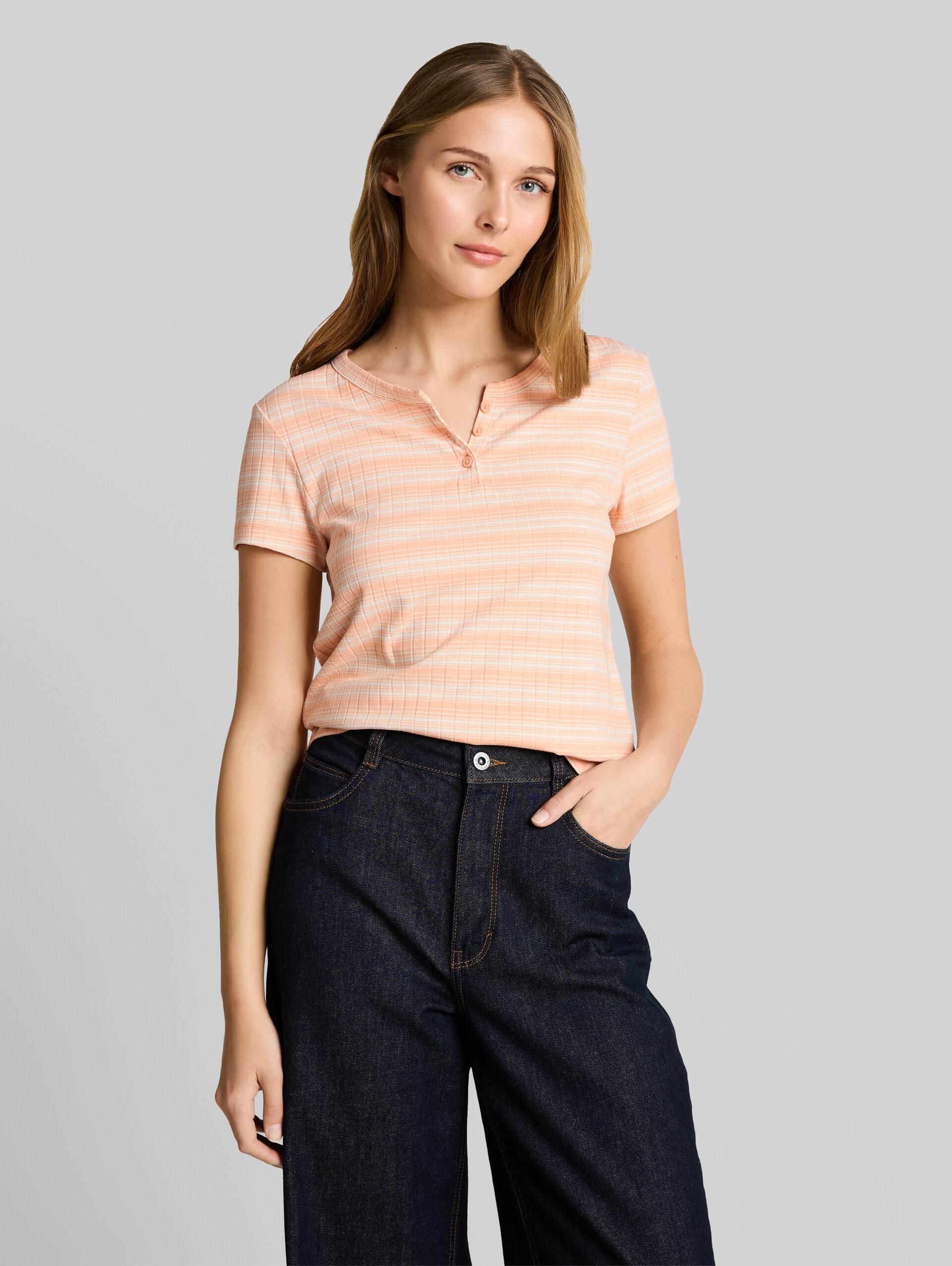 Henley T-shirt with striped pattern - apricot white gradient stripe - Neckline model front view