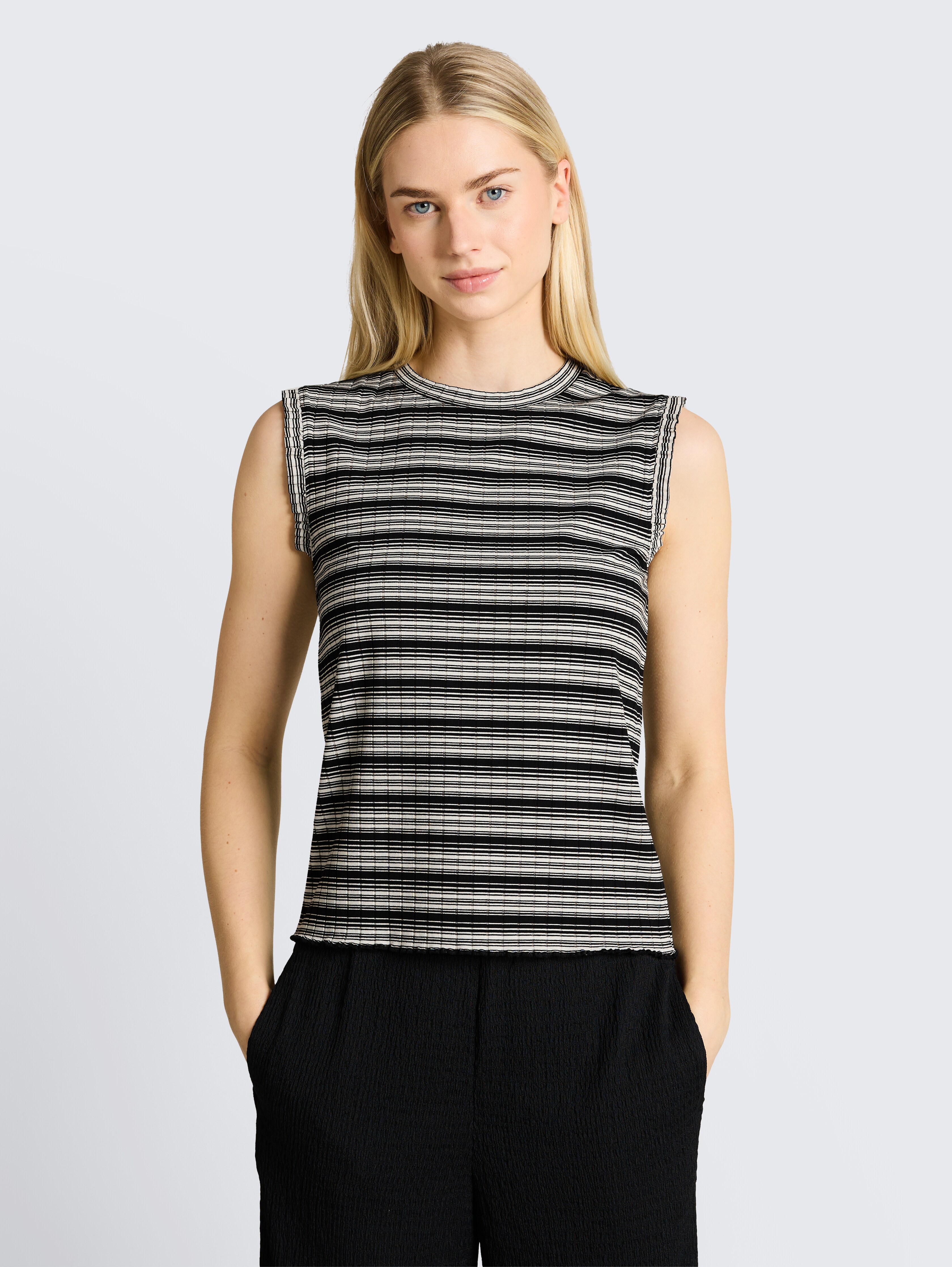 Top mit Streifenmuster von Denim Female, black white gradient stripe