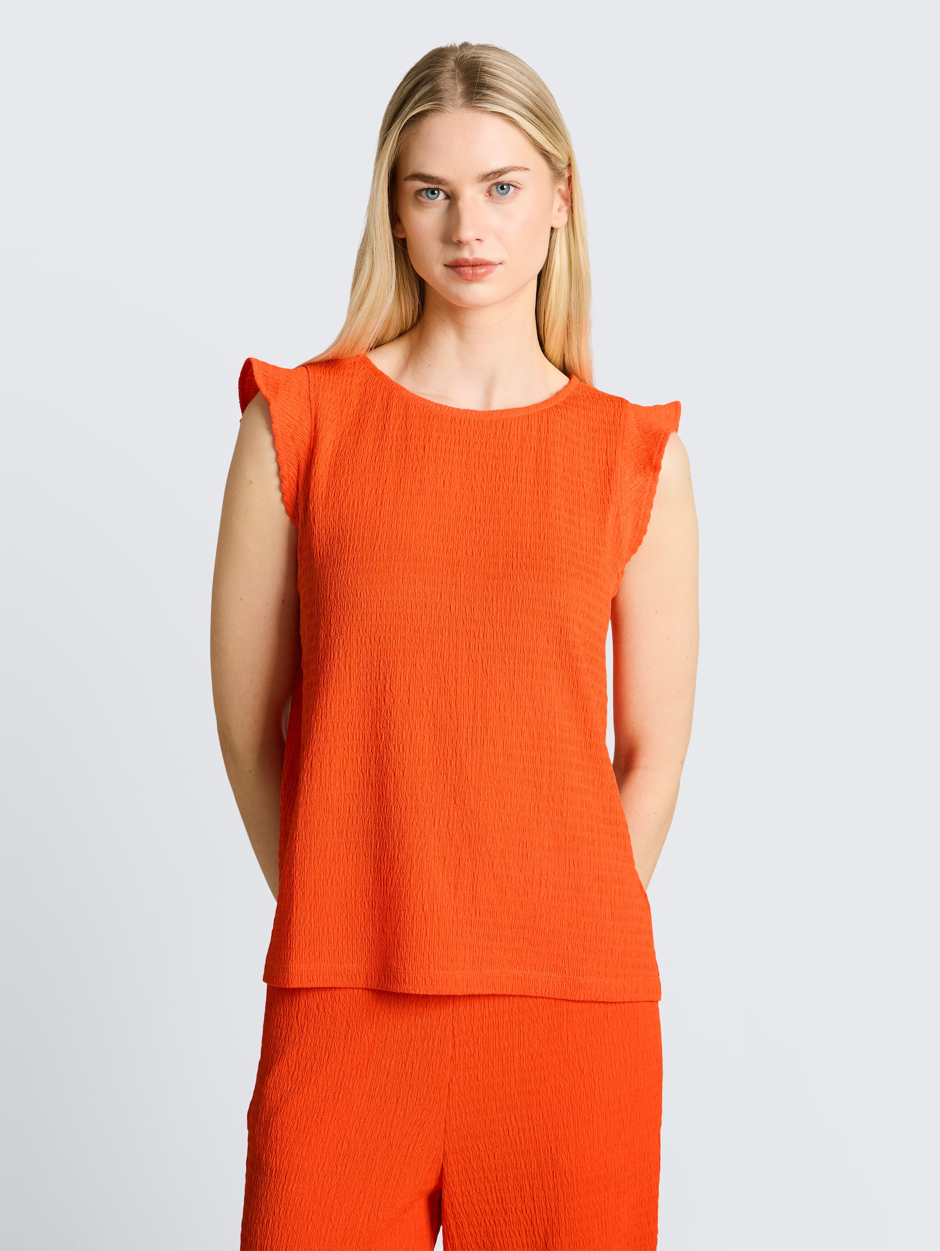 Top ample froissé à volants - Fiery Orange - Découpe Vue de face du modèle
