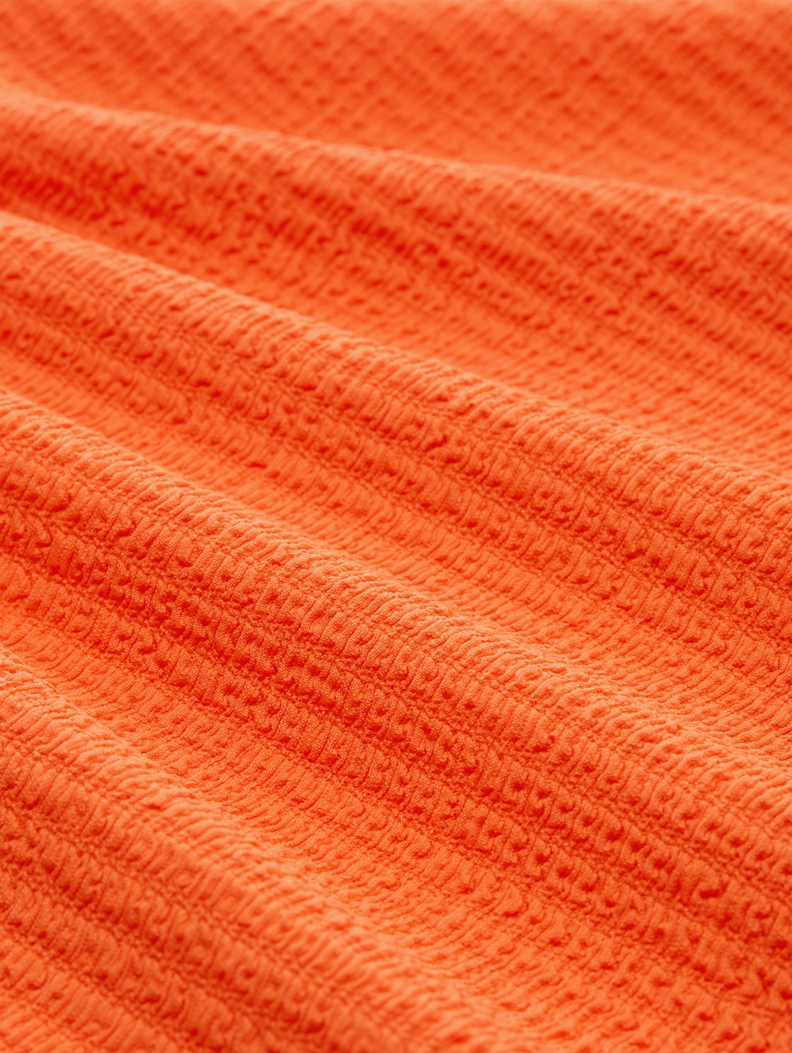 Loose Fit Crinkle Top mit Volants - Fiery Orange - Material-Ansicht