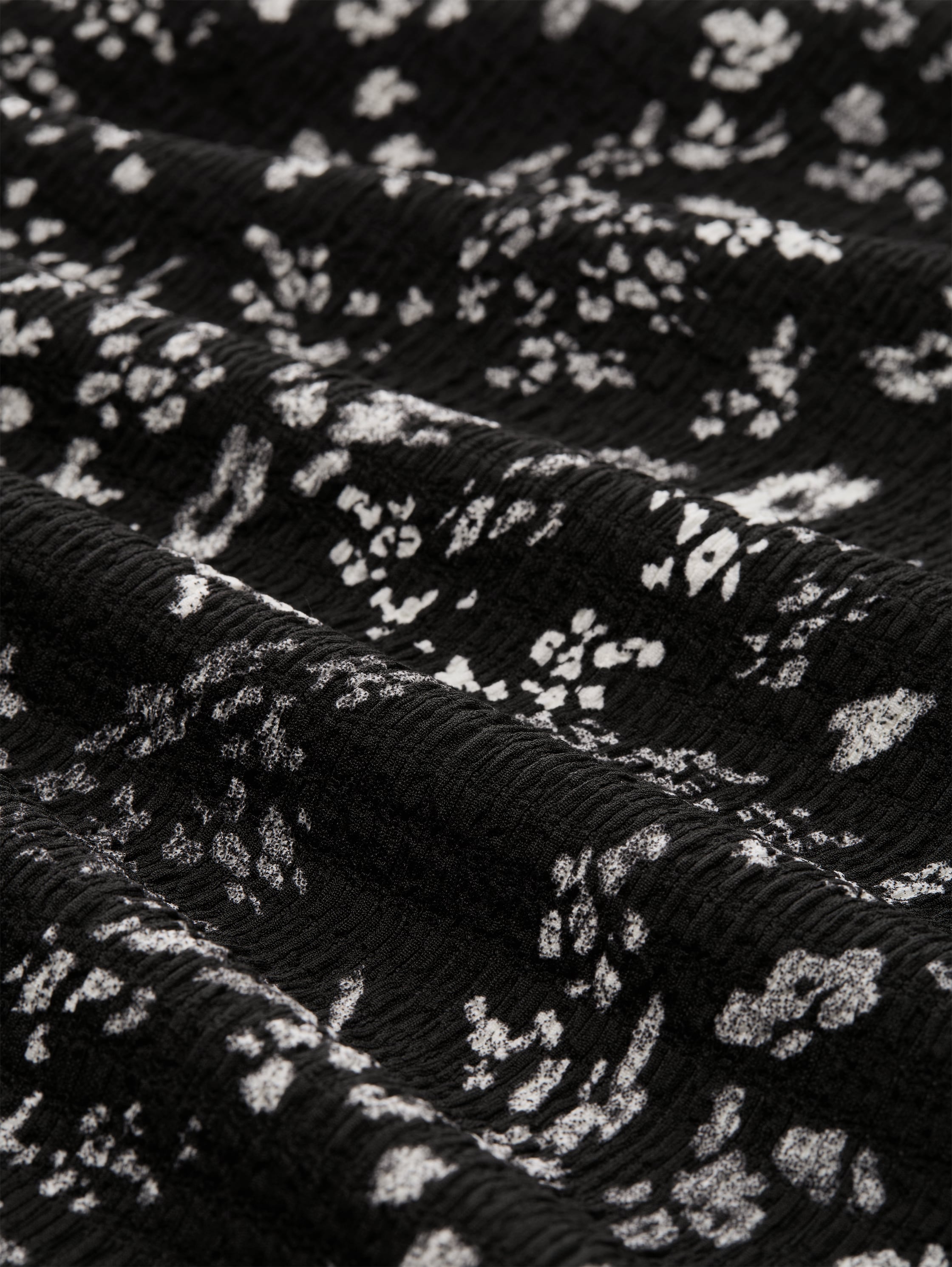 Loose Fit Crinkle Top mit Volants - black_white_flower_print - 