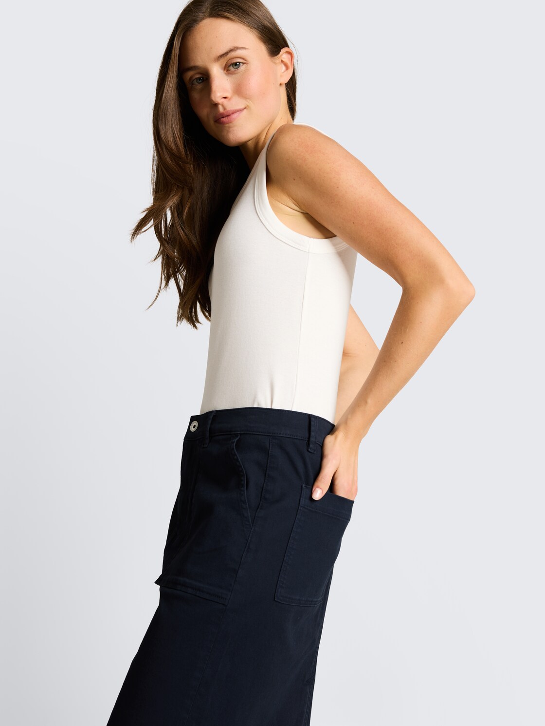 Jeansrock mit aufgesetzten Taschen - sky captain blue - Detail-Model-Ansicht