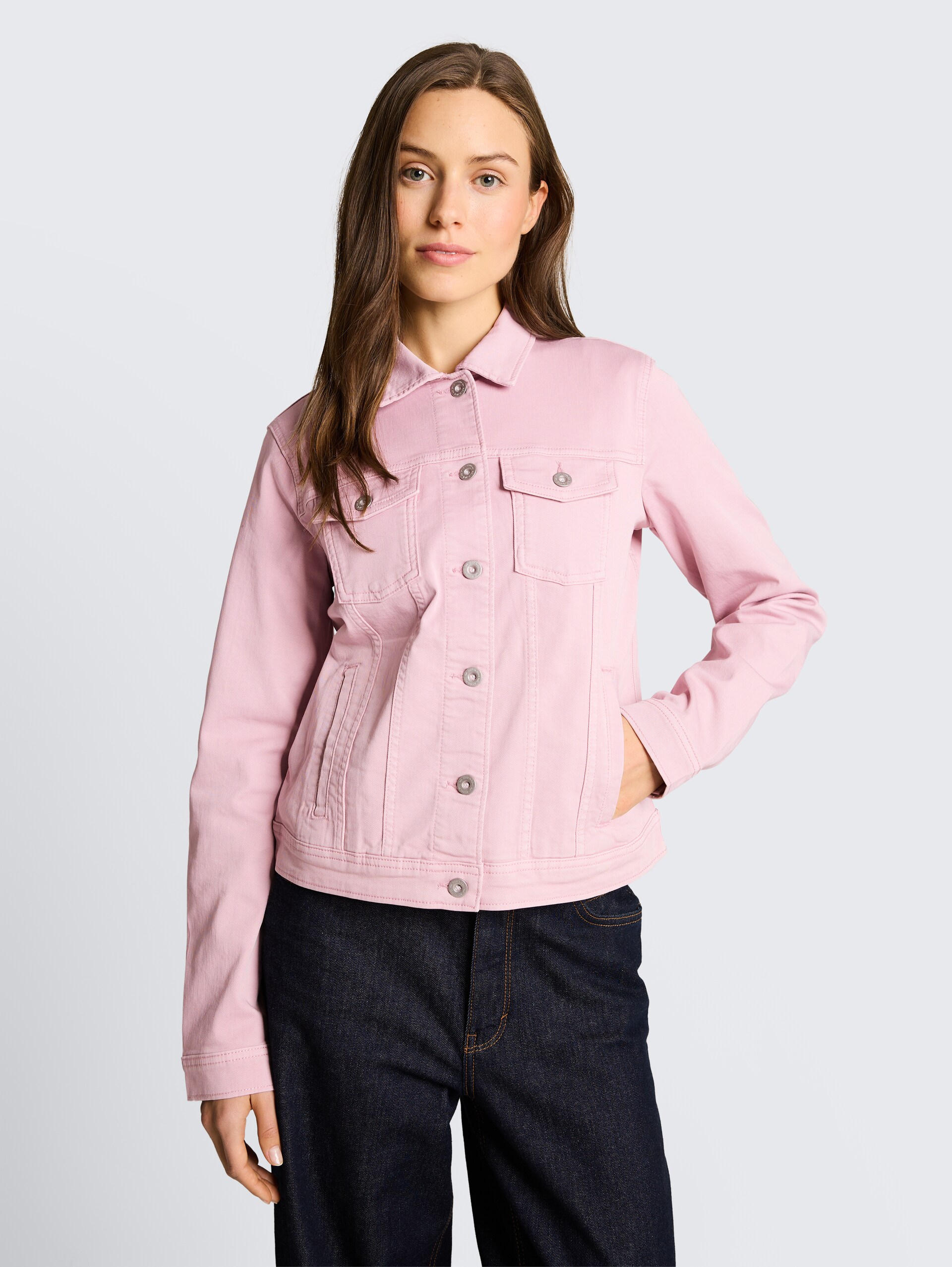 Jeansjacke mit Eingriffstaschen - light elderberry - Model-Vorderansicht