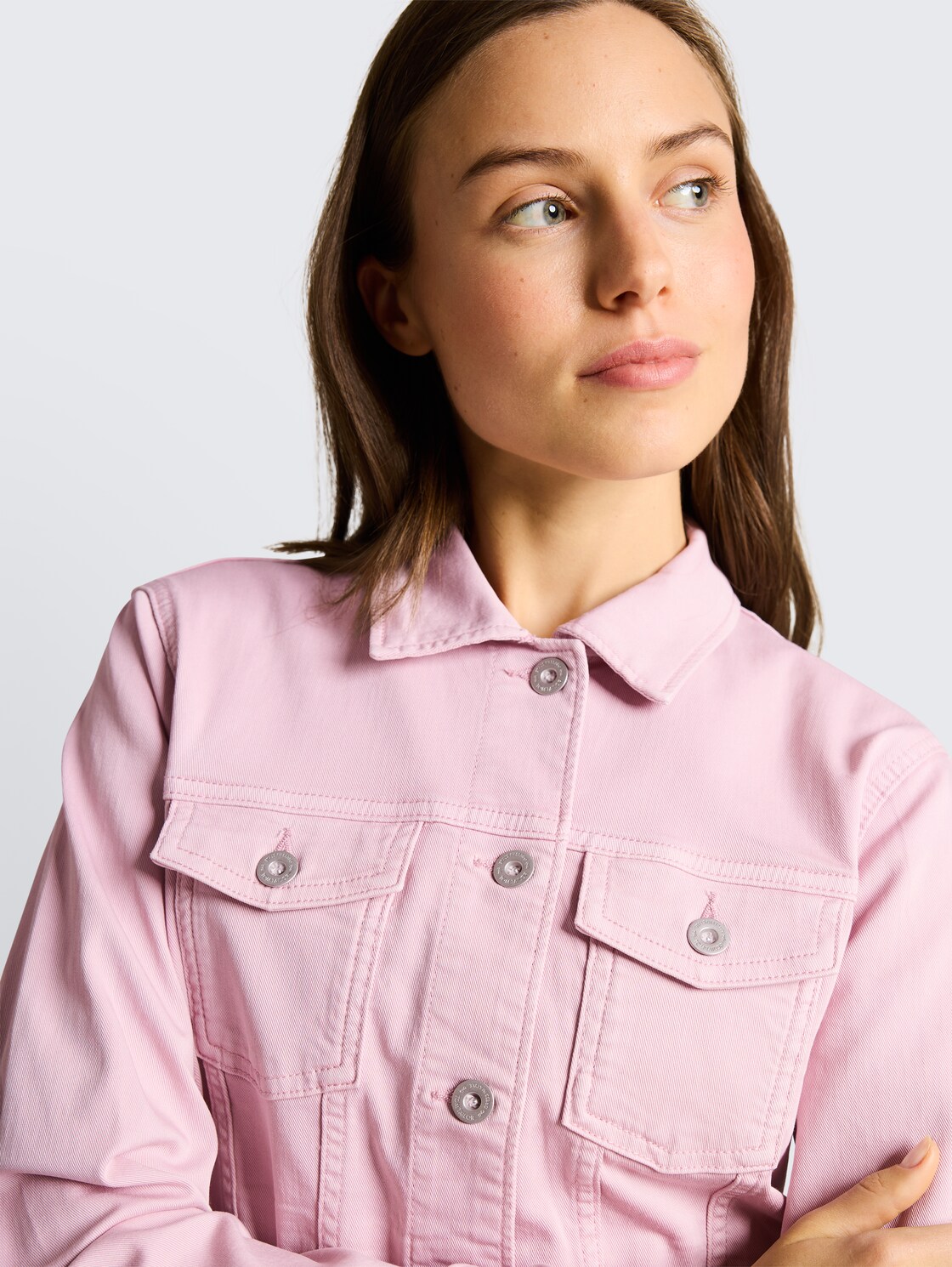 Jeansjacke mit Eingriffstaschen - light elderberry - Detail-Model-Ansicht