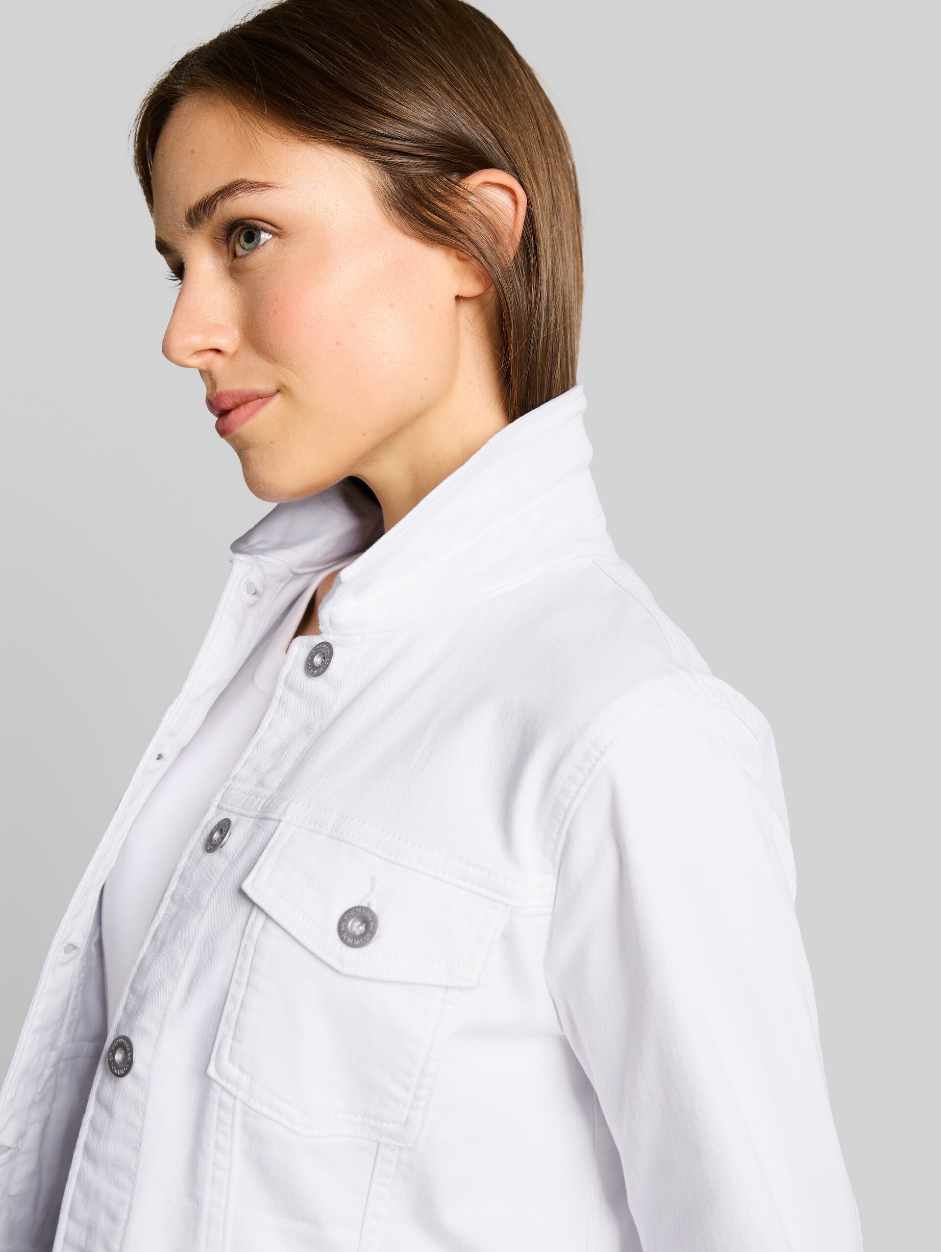 Denim jacket with side pockets - bright white - Detail model view