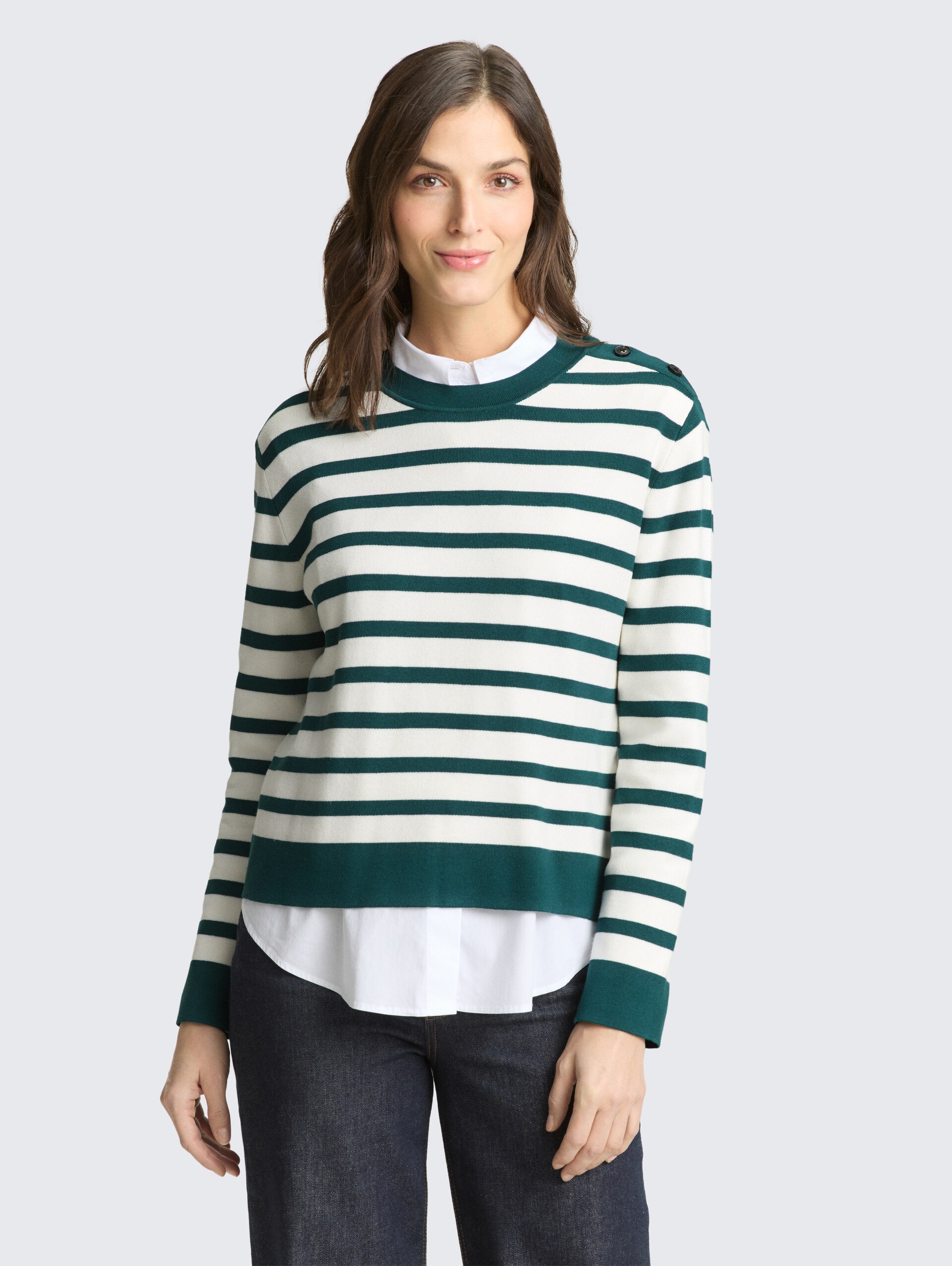 Strickpullover mit Streifenmuster - white green knit stripe - Ausschnitt Model-Vorderansicht