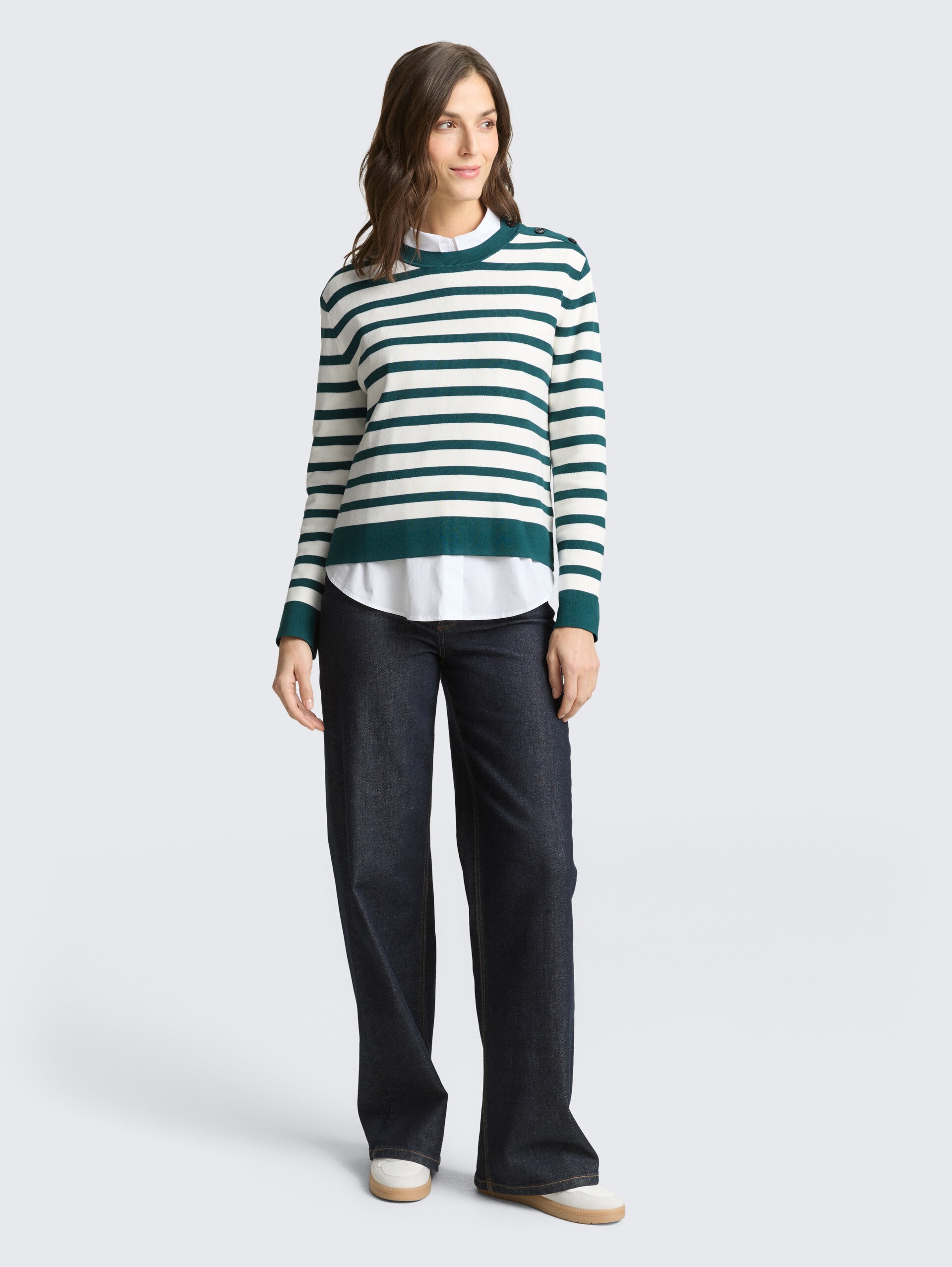 Strickpullover mit Streifenmuster - white green knit stripe - Model-Vorderansicht